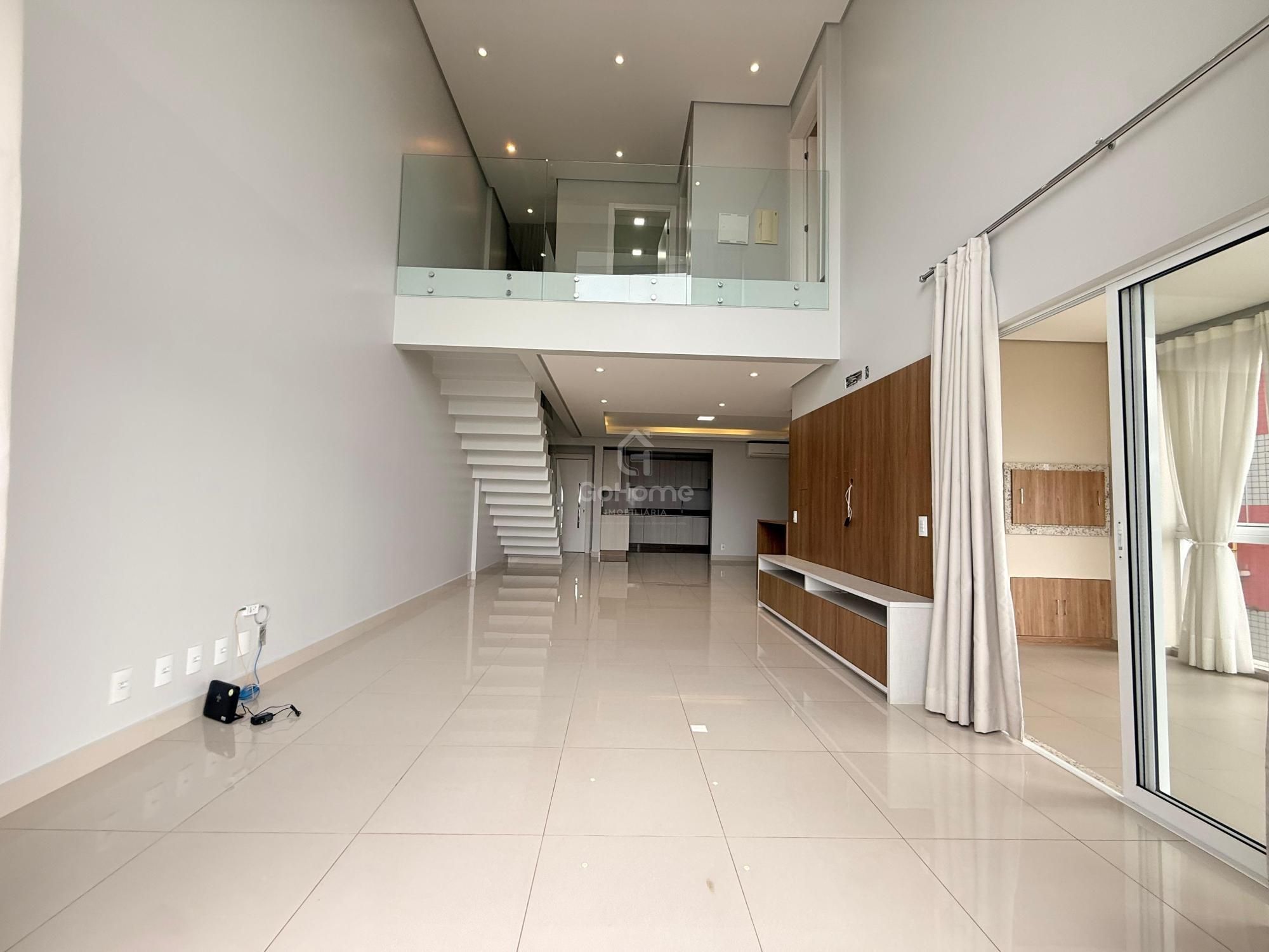 Apartamento  Duplex Semimobiliado