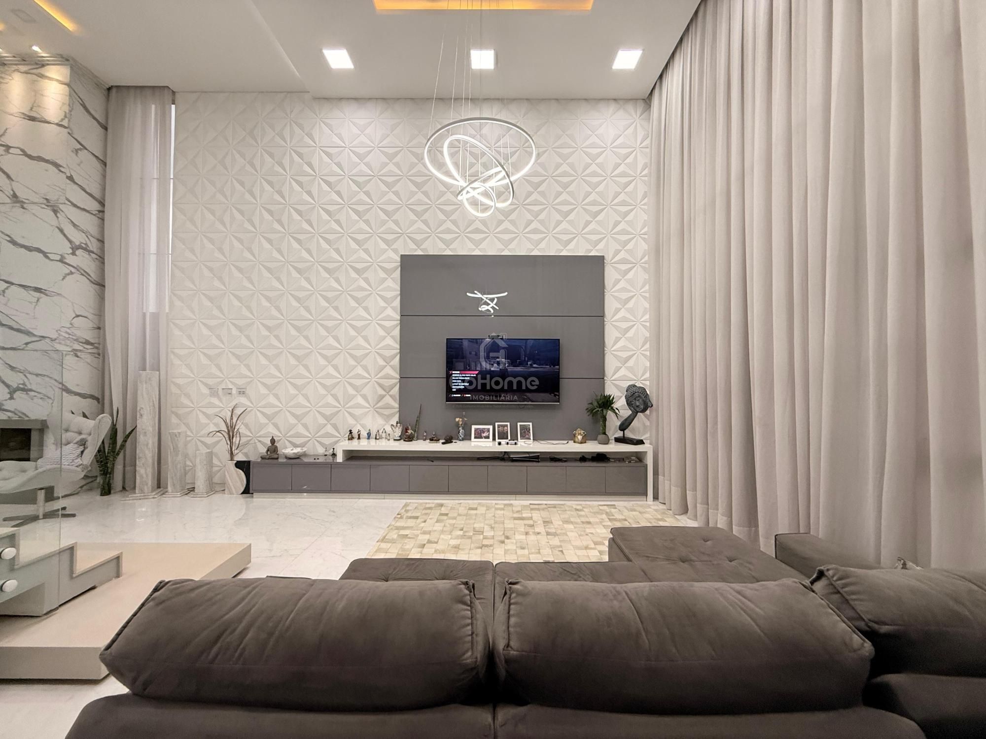 Casa com 3 suítes e piscina