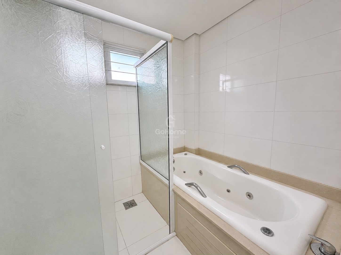 Apartamento com terraço mais Suíte Master e duas Demi-suítes