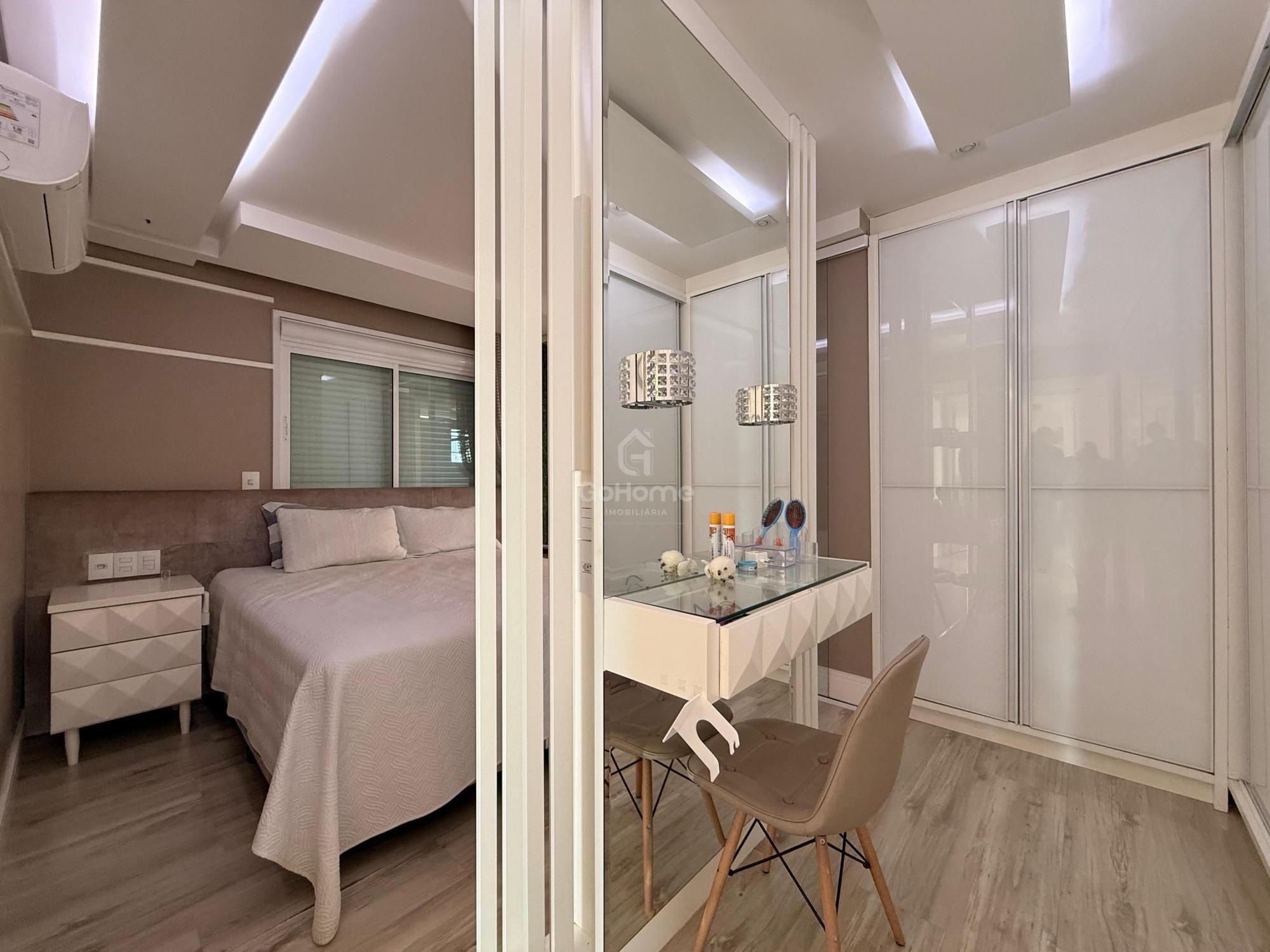 Apartamento Semimobiliado com Suíte e Demi-Suíte