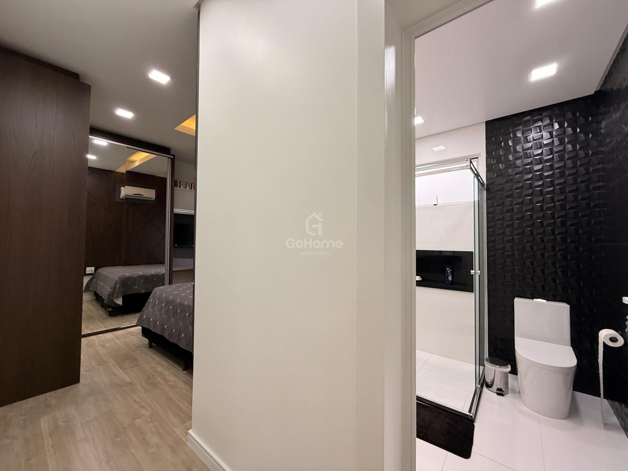 Casa com 3 suítes e piscina