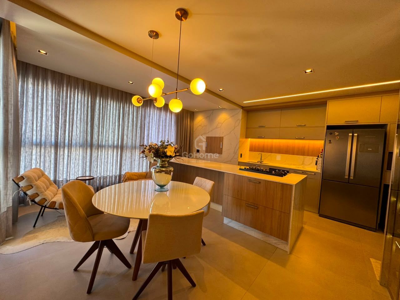 4732 – Apartamento mobiliado com 2 suítes, piscina aquecida no Centro de Chapecó