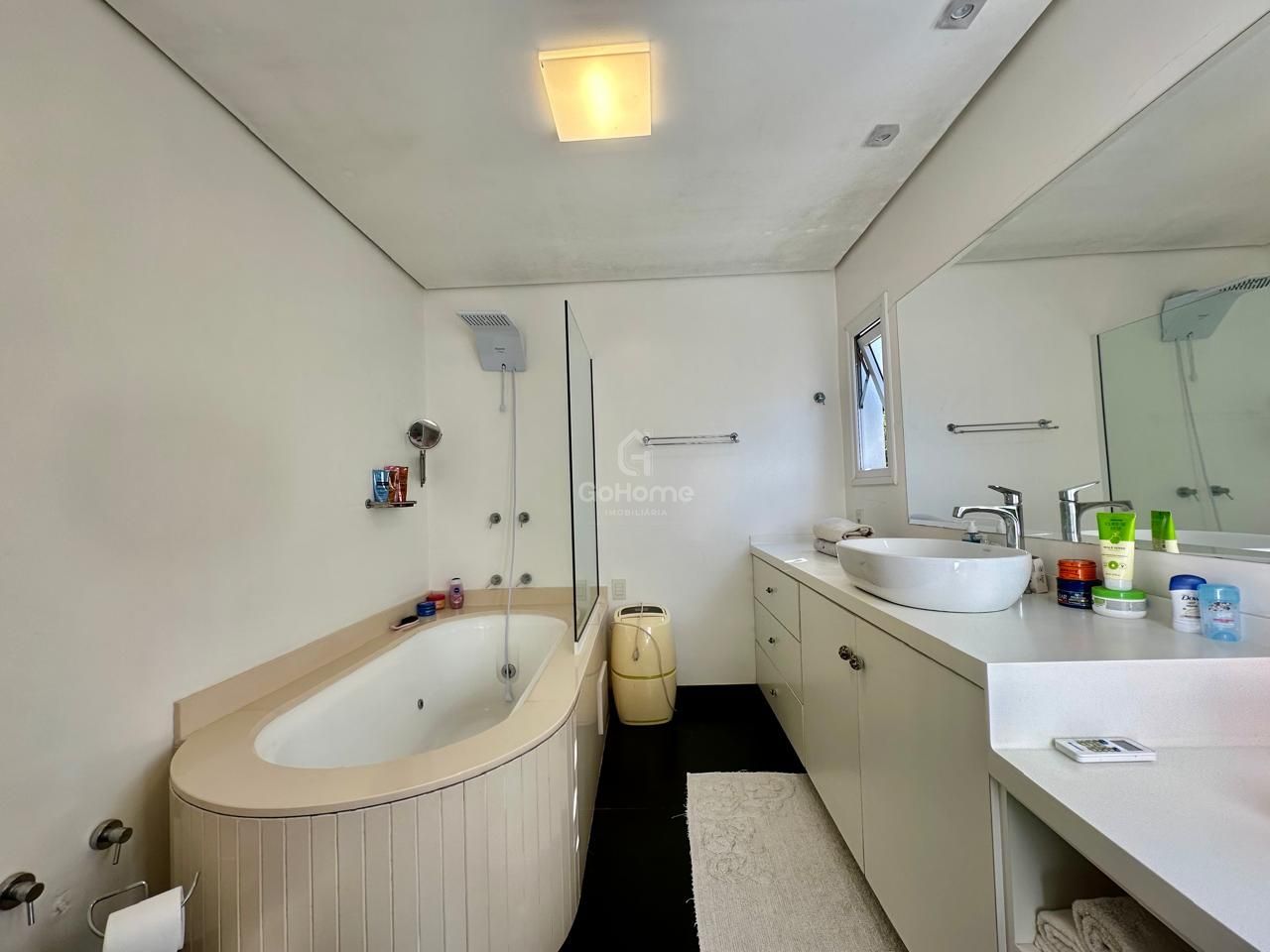 Casa em condomínio fechado
