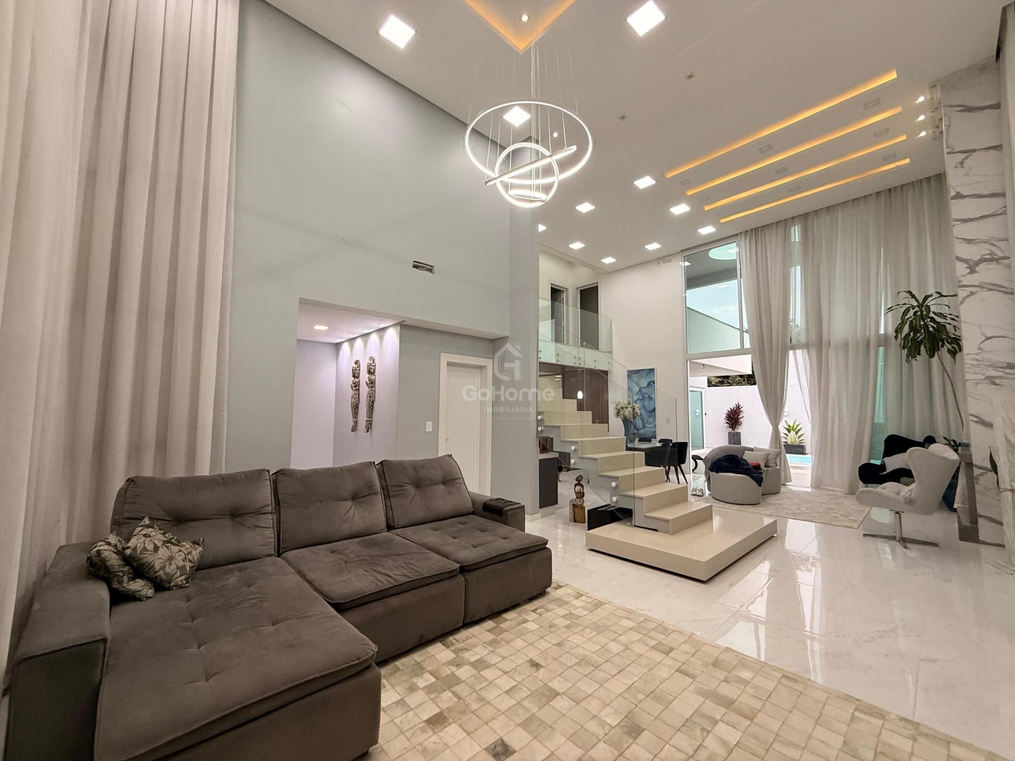 Casa com 3 suítes e piscina