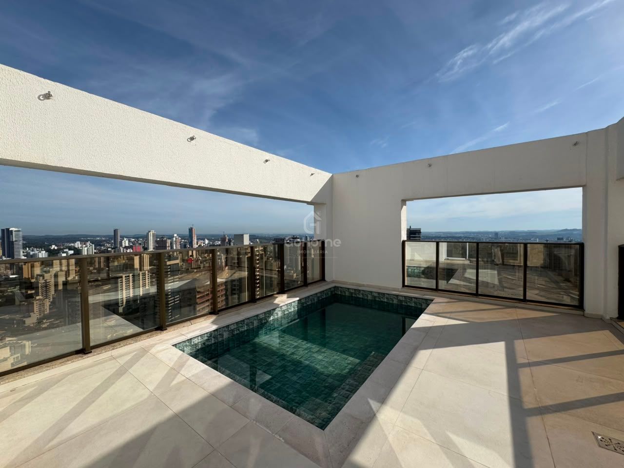 Cobertura Nova à Venda com 3 Suítes e Piscina Privativa