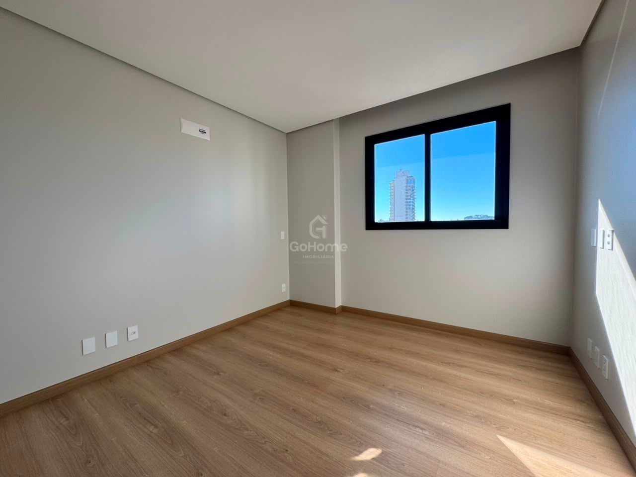 Apartamento Novo à Venda