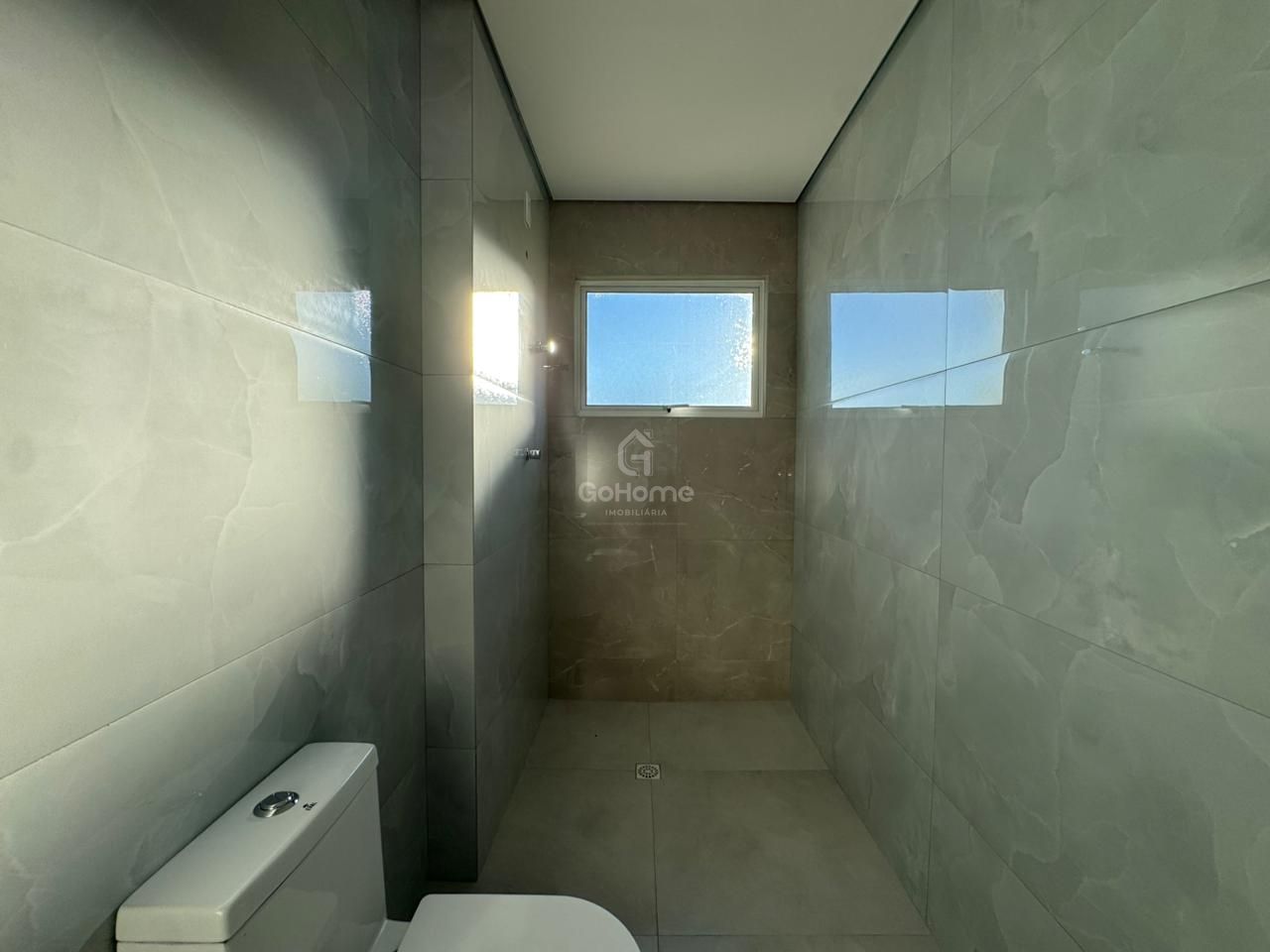 Casa Nova à Venda em Condomínio Fechado