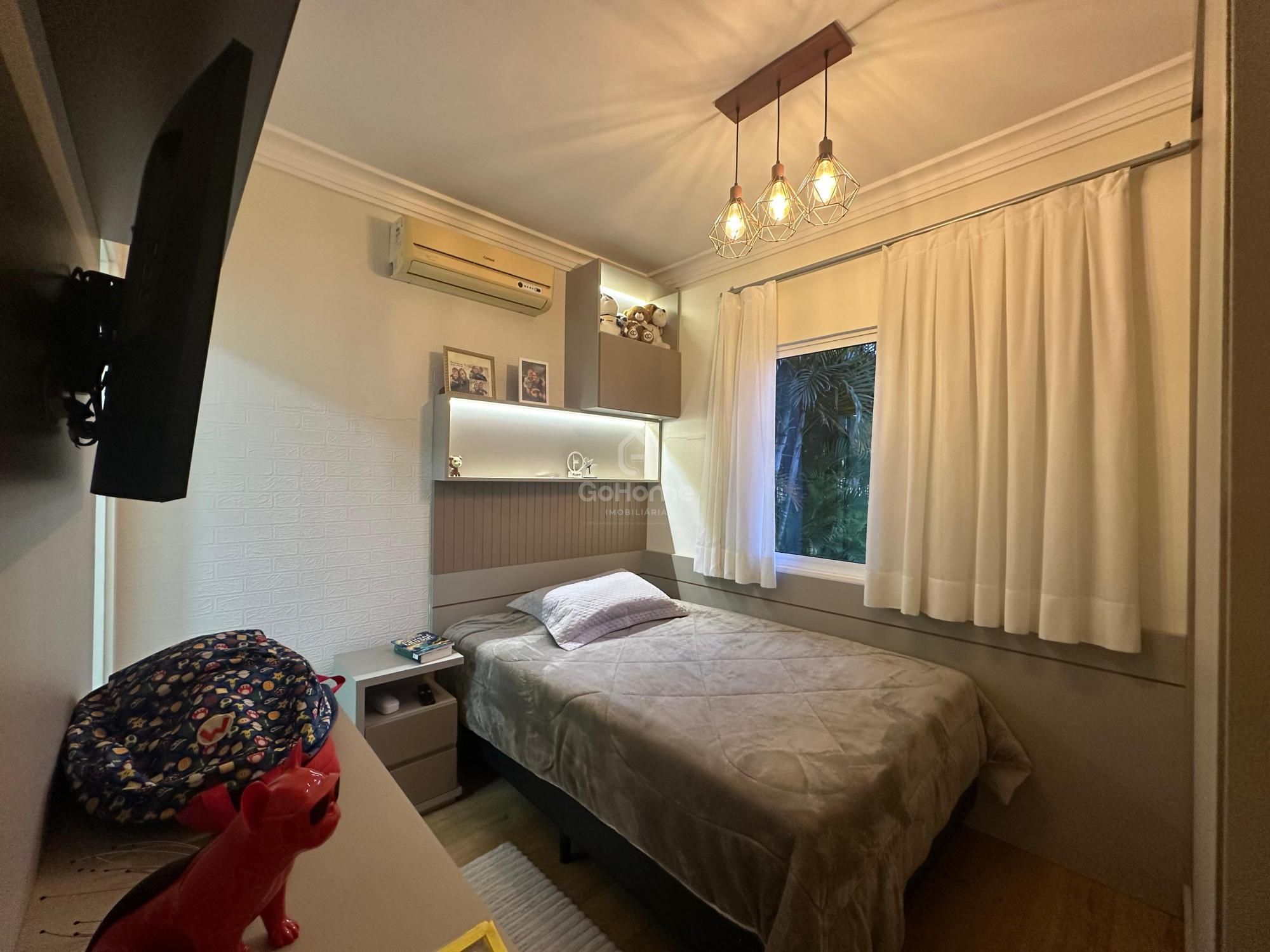 Casa Semimobiliada com Piscina