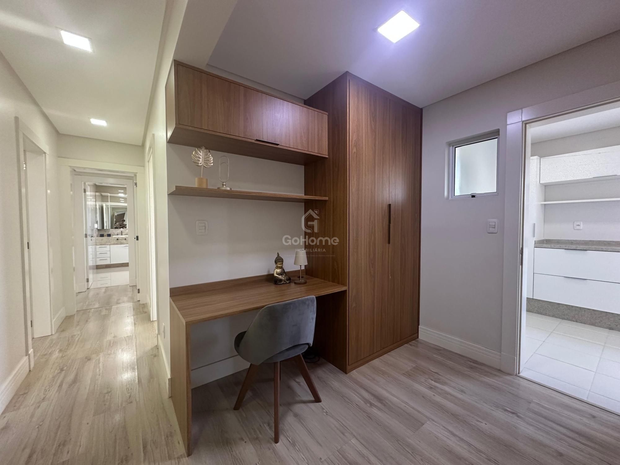 Apartamento de 3 Suítes, Centro