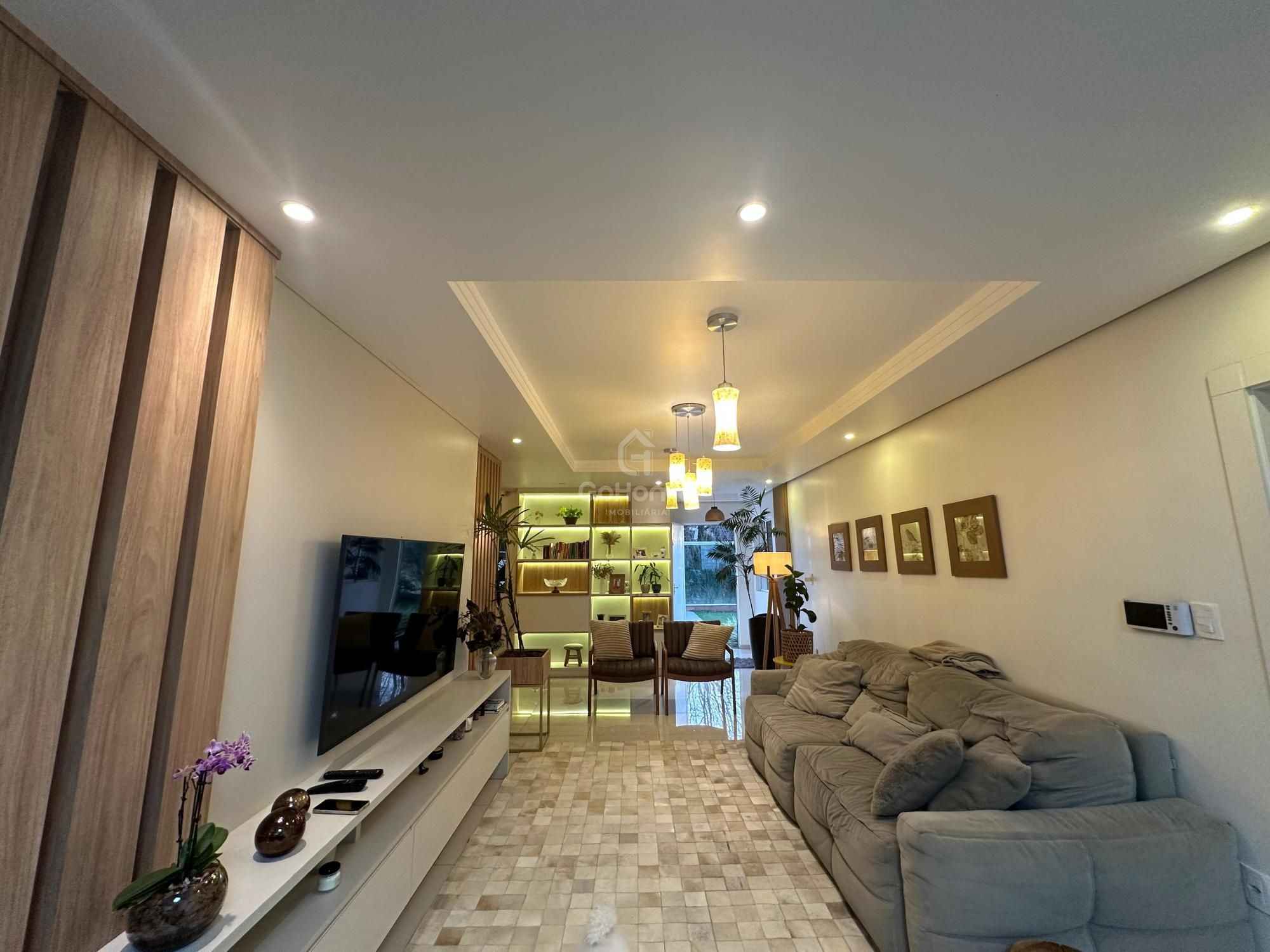 Casa Semimobiliada com Piscina