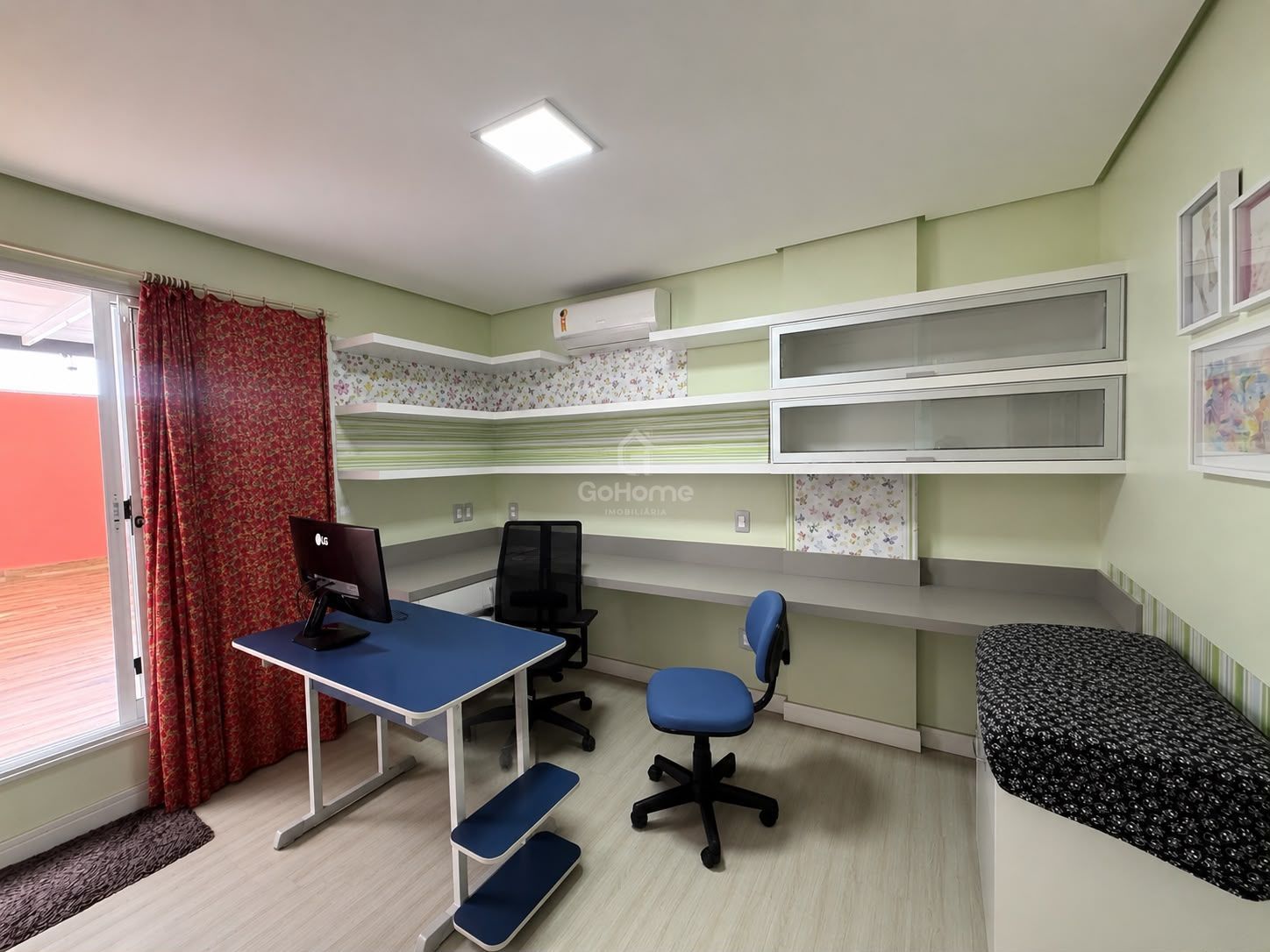 Apartamento com terraço mais Suíte Master e duas Demi-suítes