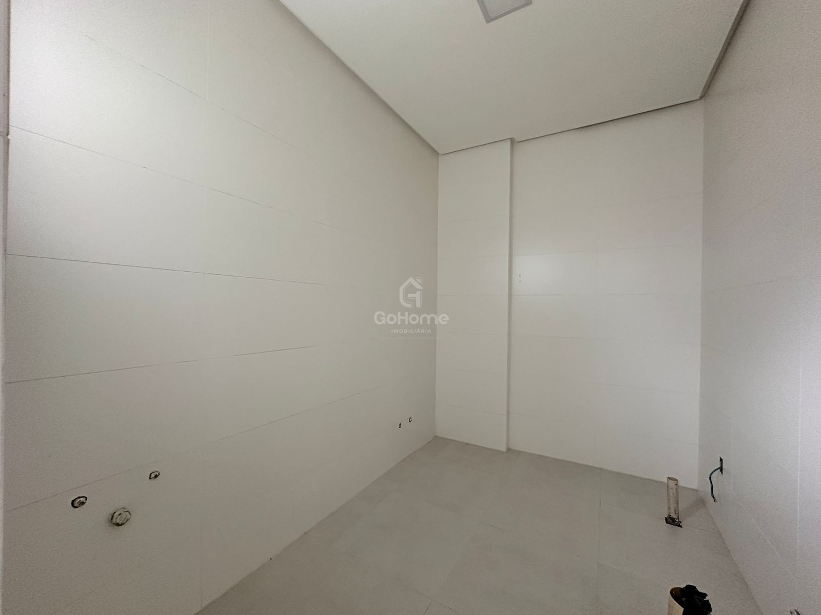 3650 – Apartamento 3 suítes, próximo ao Colégio Marista