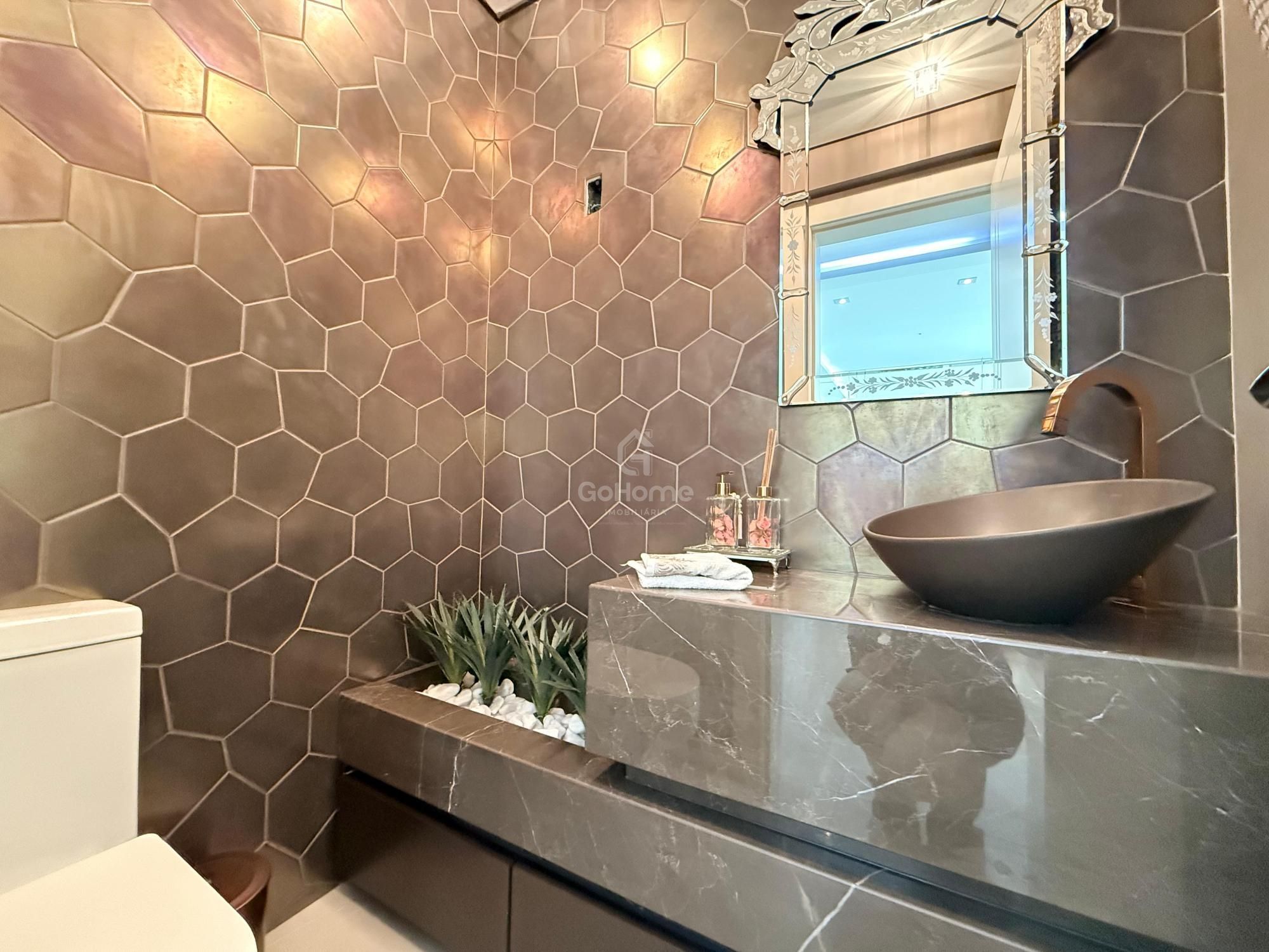 Apartamento Semimobiliado com Suíte e Demi-Suíte