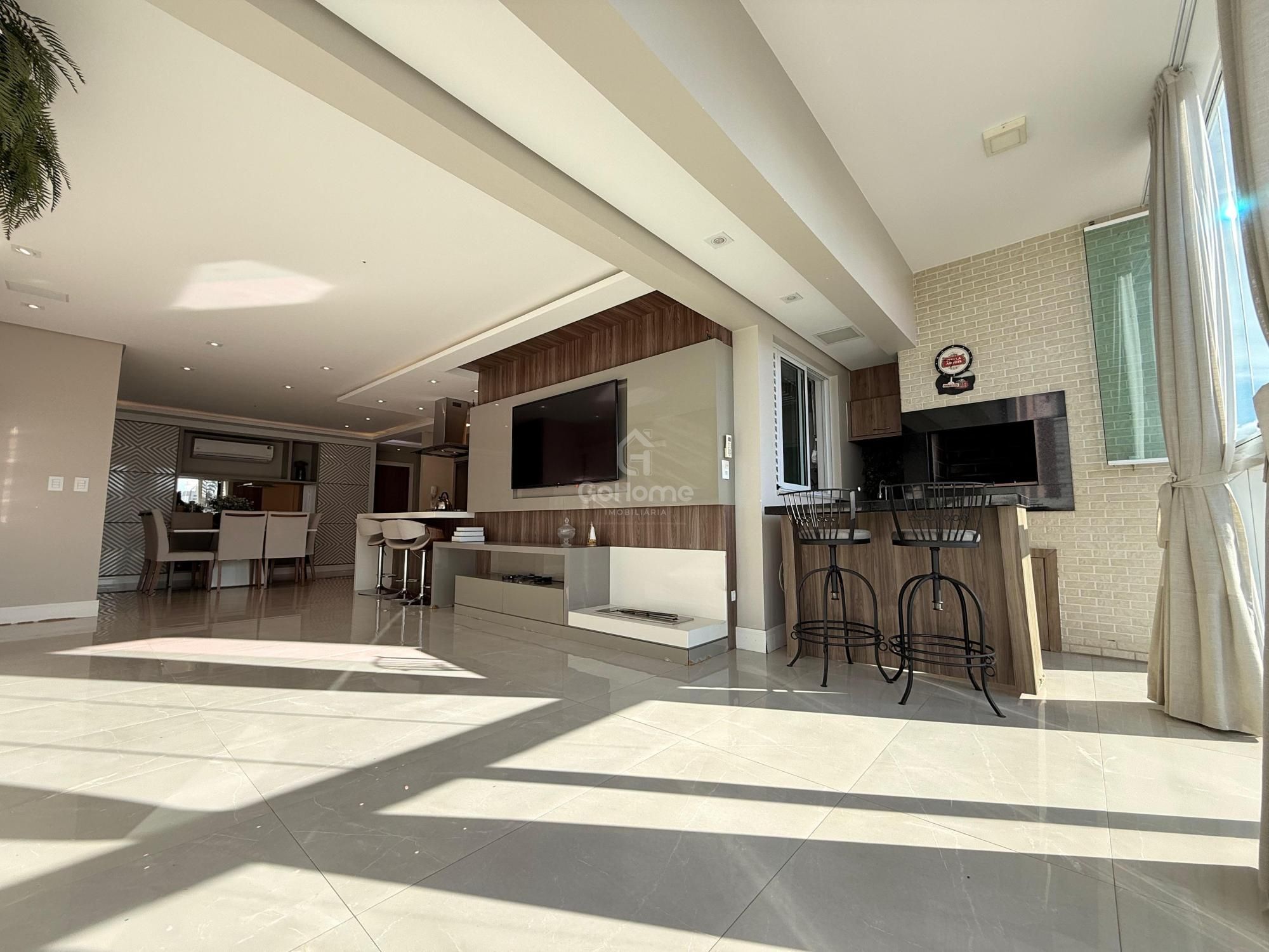 Apartamento Semimobiliado com Suíte e Demi-Suíte