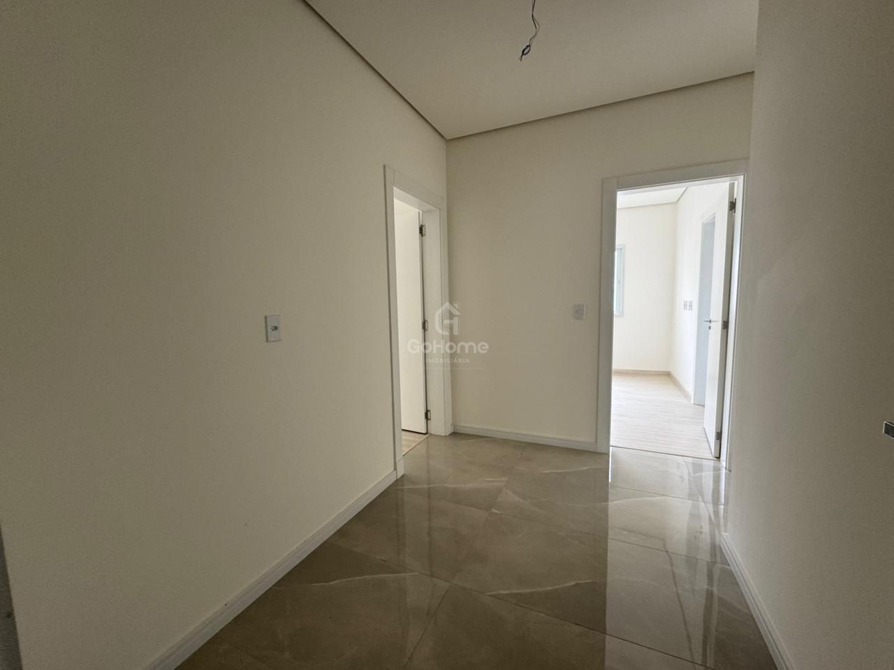 Apartamento Novo Vazio à Venda