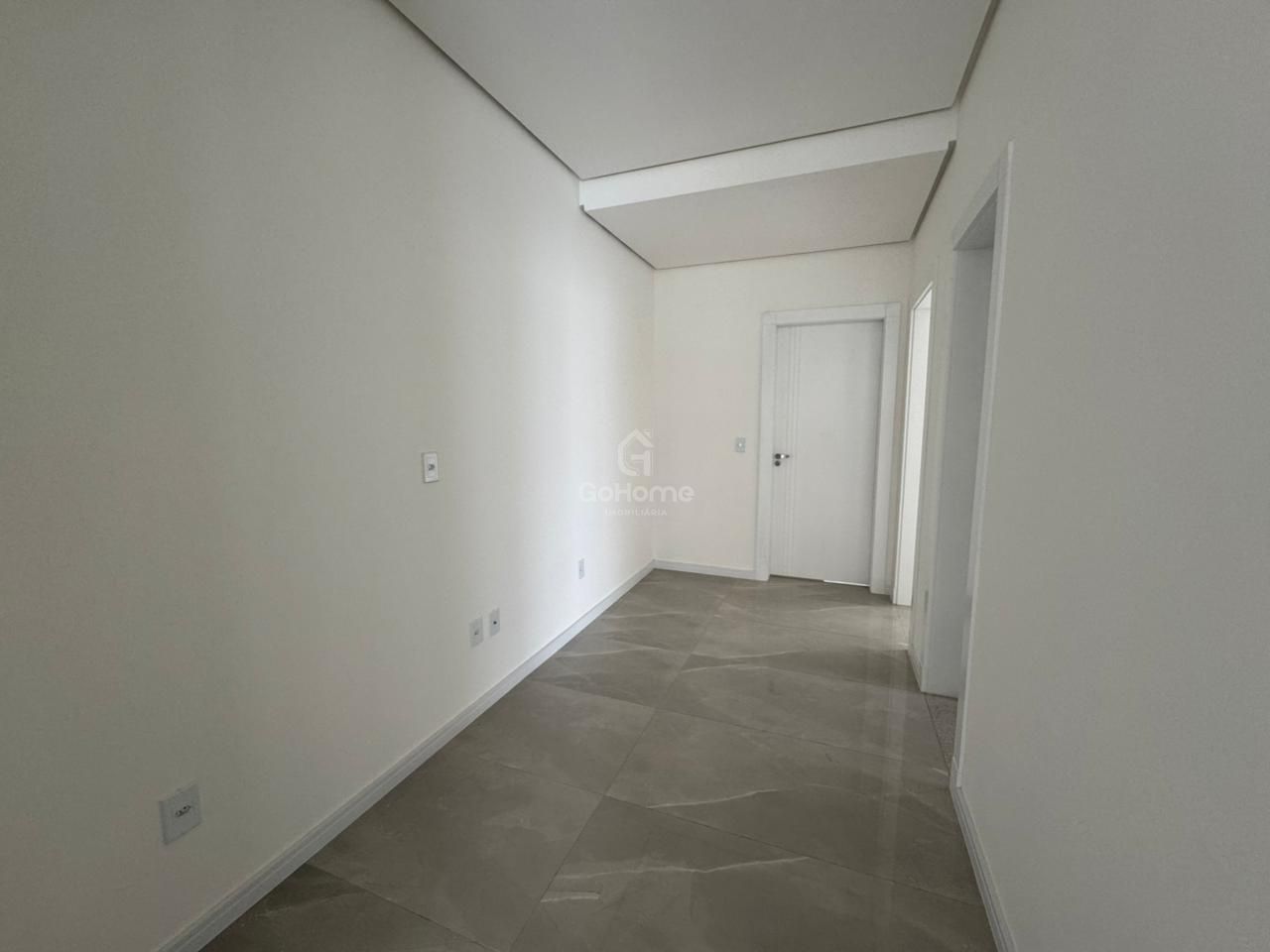Apartamento Novo Vazio à Venda
