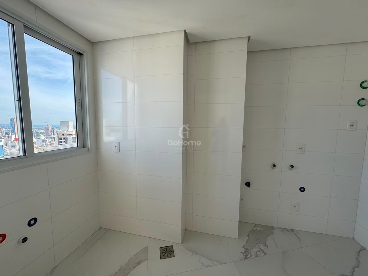 Cobertura Nova à Venda com 3 Suítes e Piscina Privativa