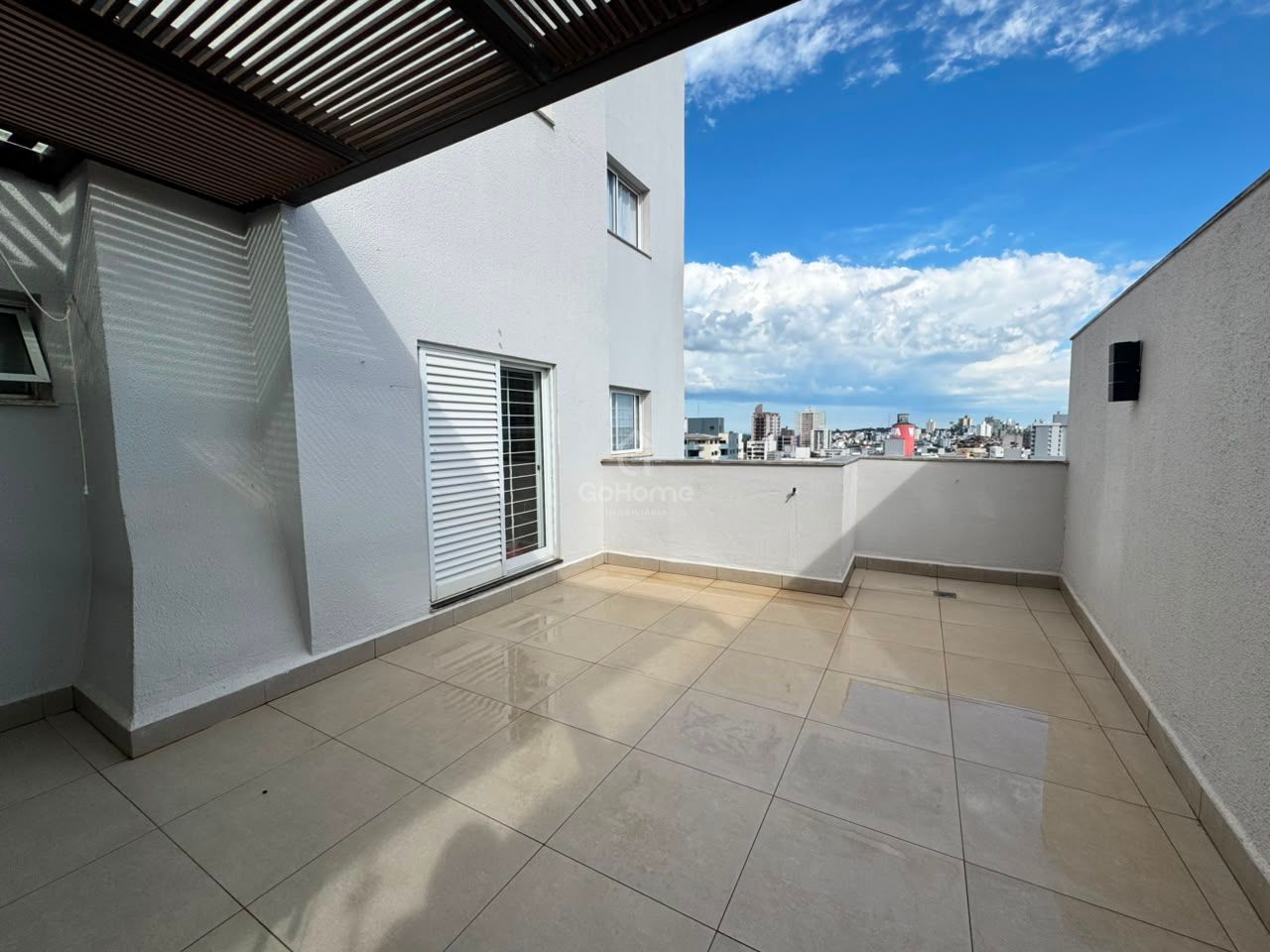 Apartamento com terraço mais Suíte Master e duas Demi-suítes