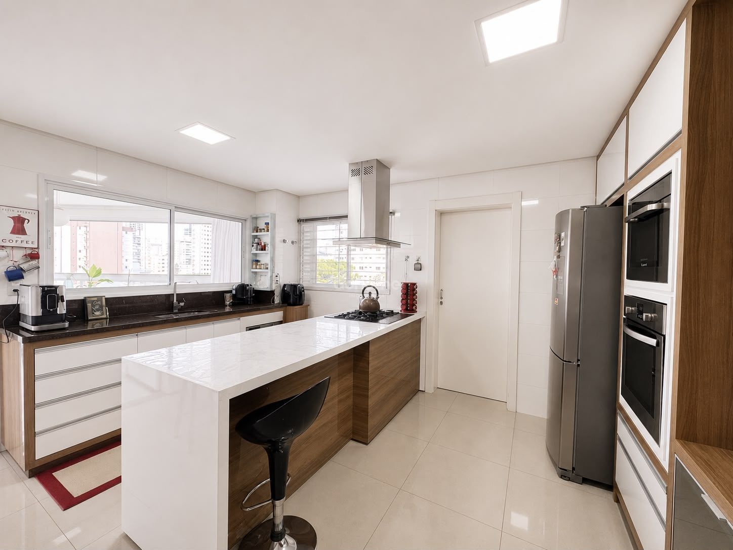 Apartamento com terraço mais Suíte Master e duas Demi-suítes