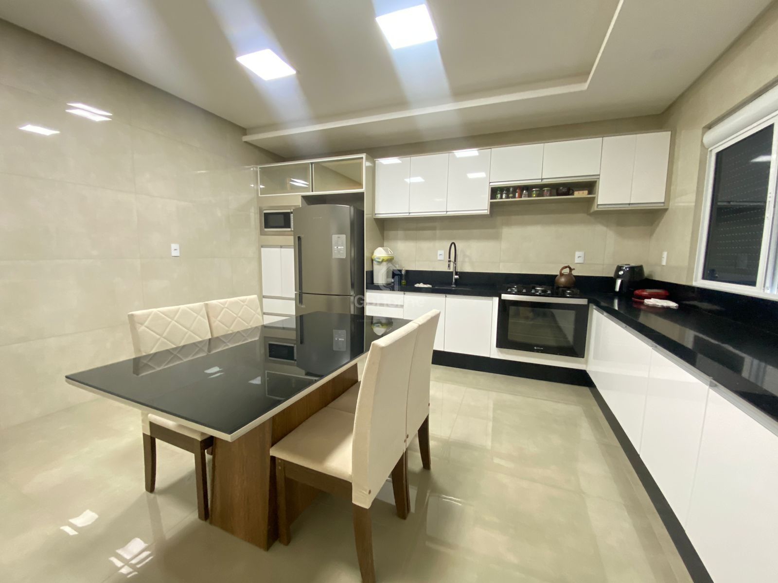 3316 – Casa 3 suítes 4 vagas Paraíso Chapecó SC