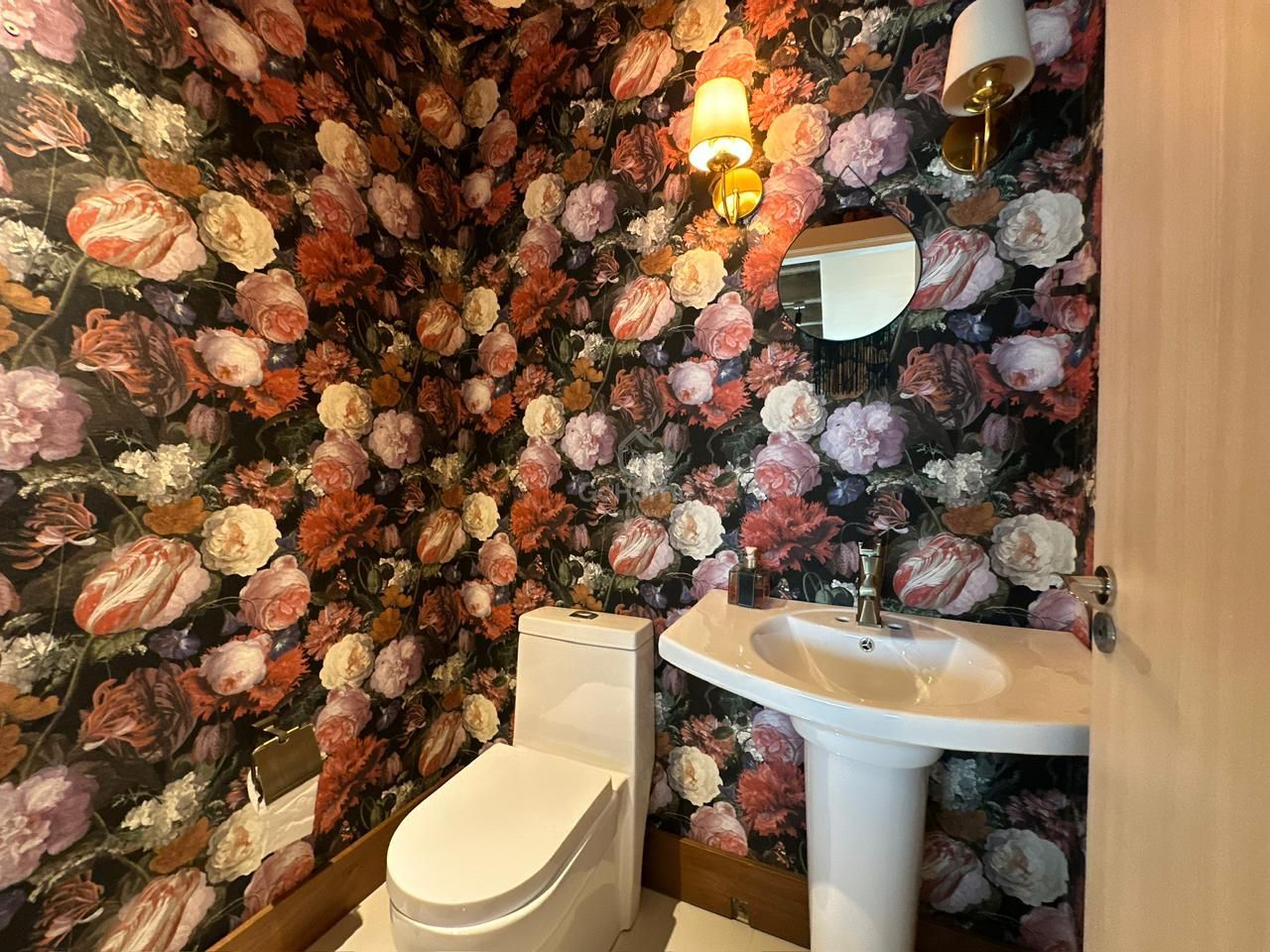 Apartamento Semimobiliado à Venda