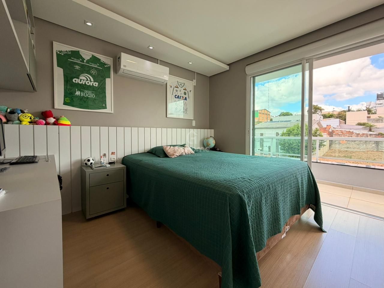 Casa com 3 pavimentos semimobiliada
