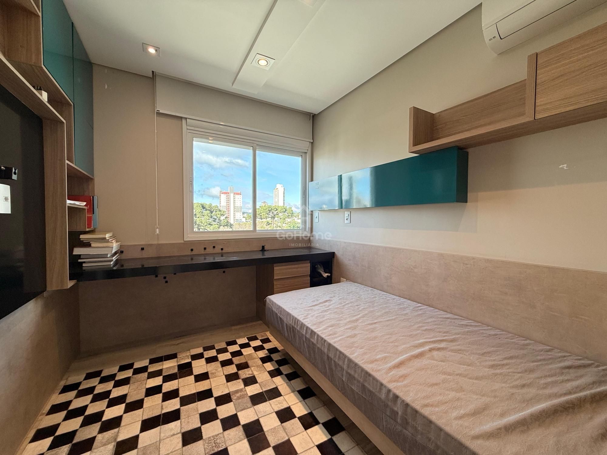 Apartamento Semimobiliado com Suíte e Demi-Suíte