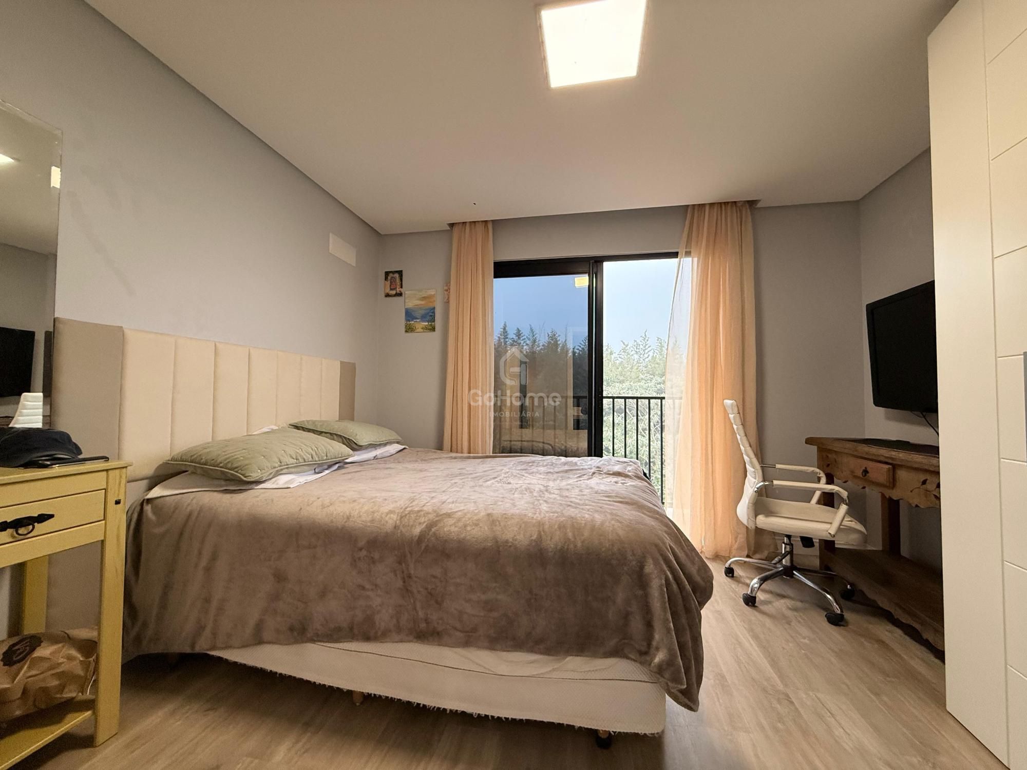 Casa em Condomínio Fechado com 3 suítes