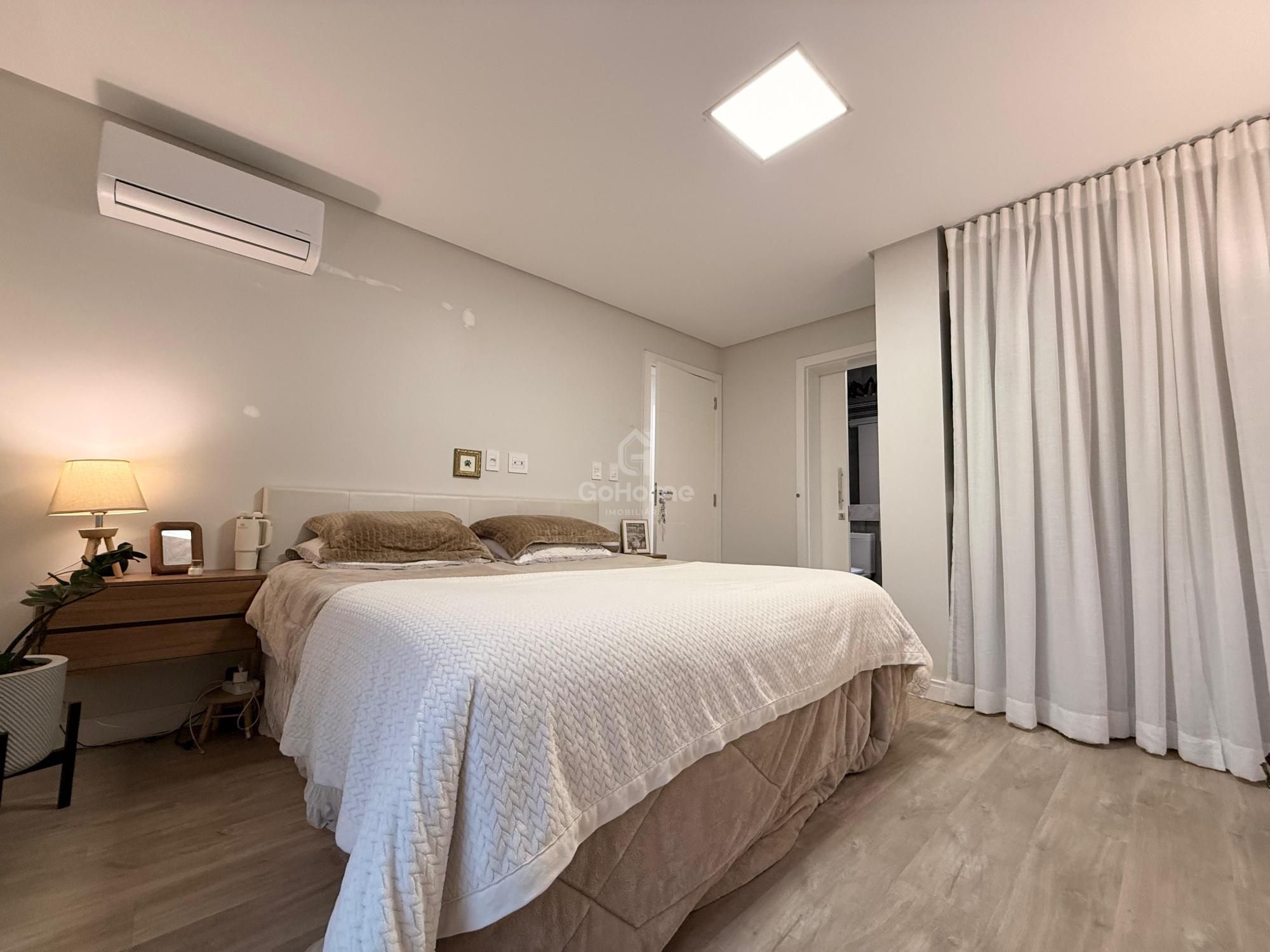 Casa em Condomínio Fechado com 3 suítes