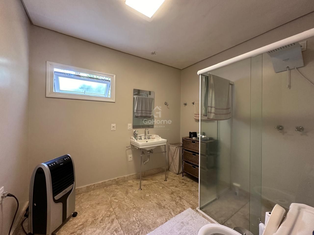 Casa em condomínio fechado