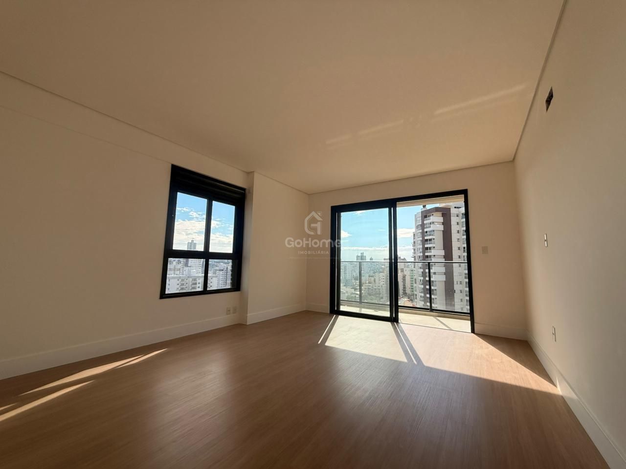 Apartamento Novo à Venda