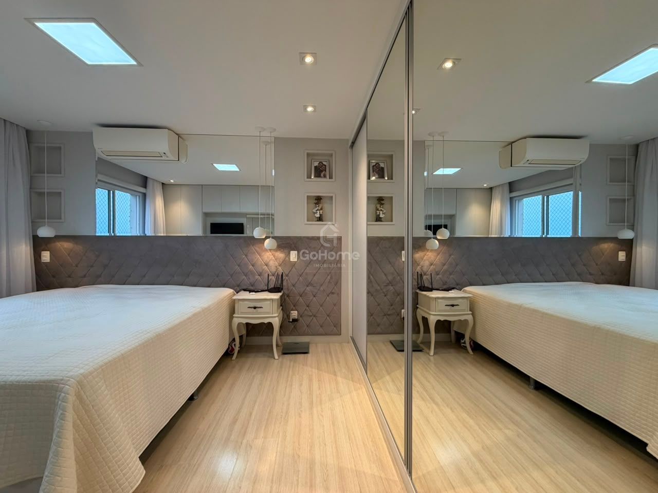 Apartamento Mobiliado e com 3 vagas de garagem