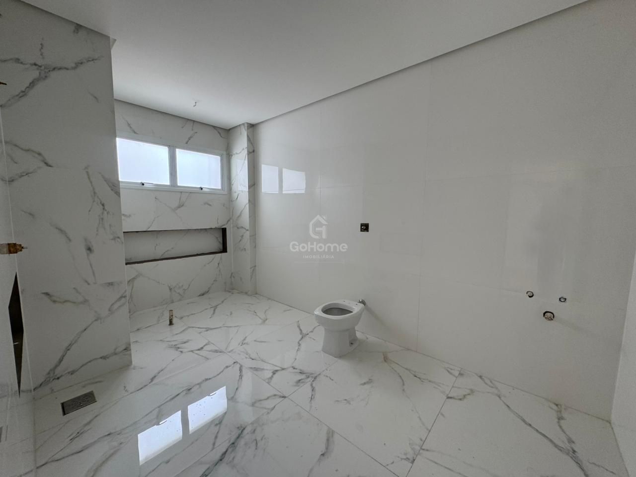 Apartamento Novo Vazio à Venda