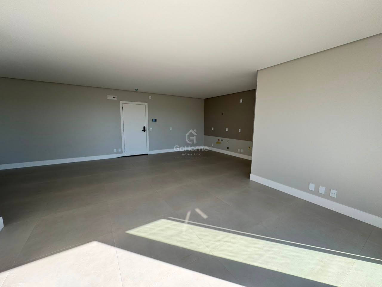 Apartamento Novo à Venda