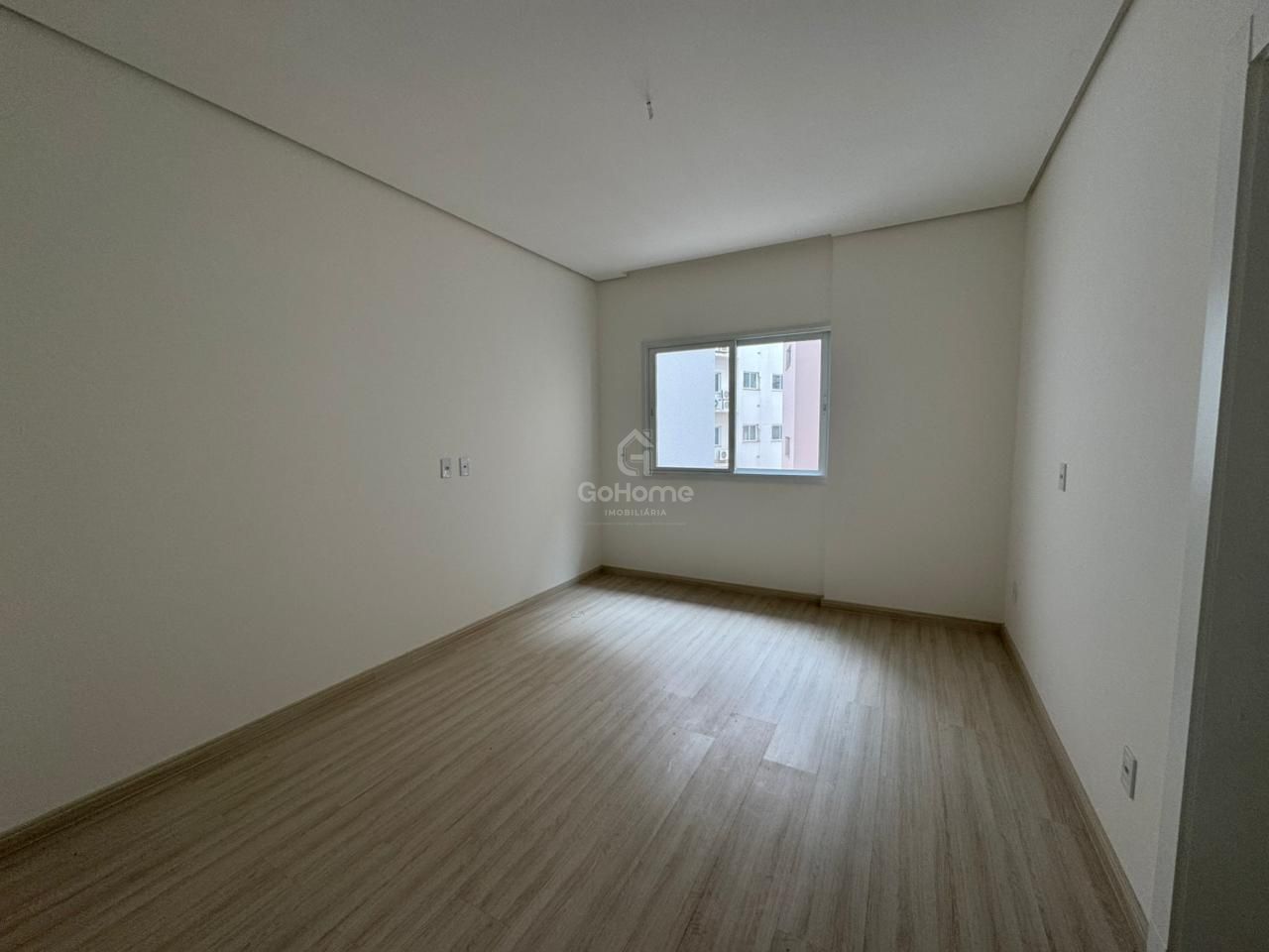 Apartamento Novo à Venda com 4 dormitórios