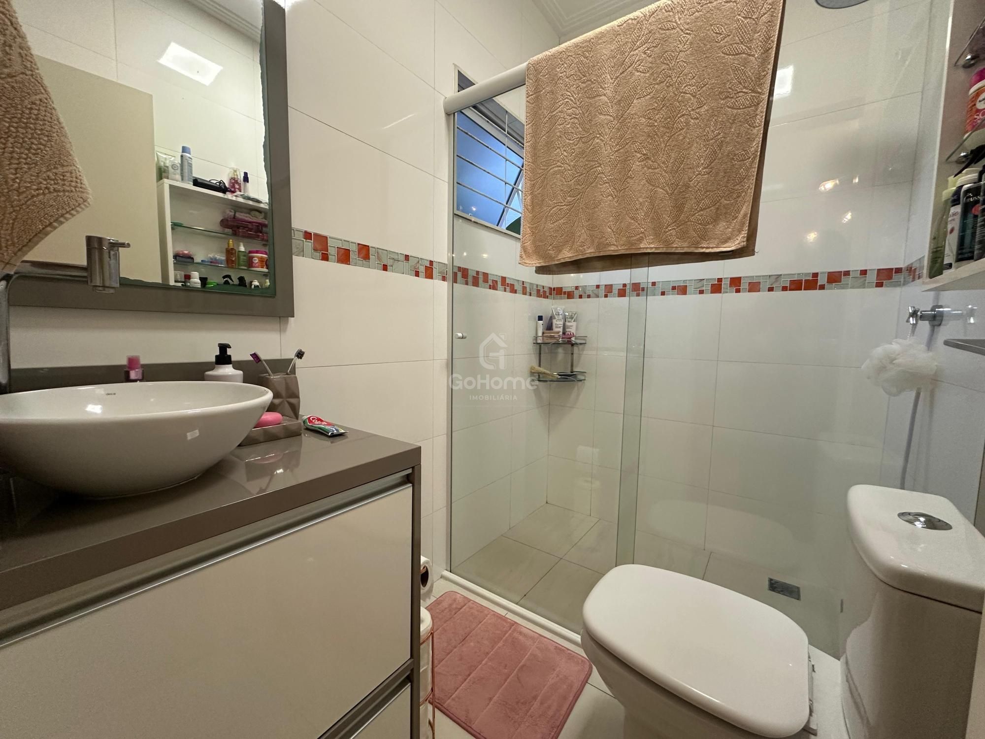 Casa Semimobiliada com Piscina