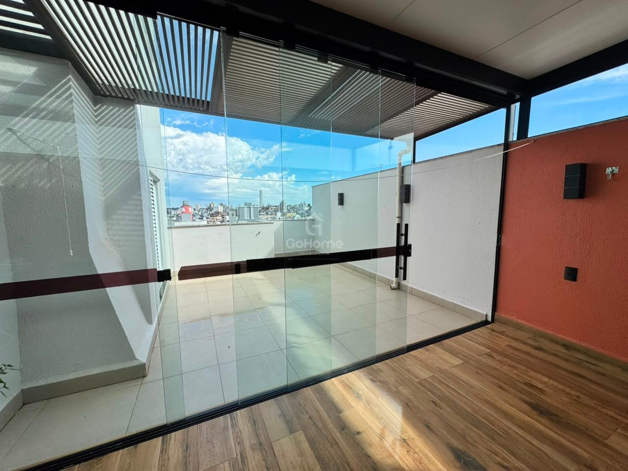 Apartamento com terraço mais Suíte Master e duas Demi-suítes