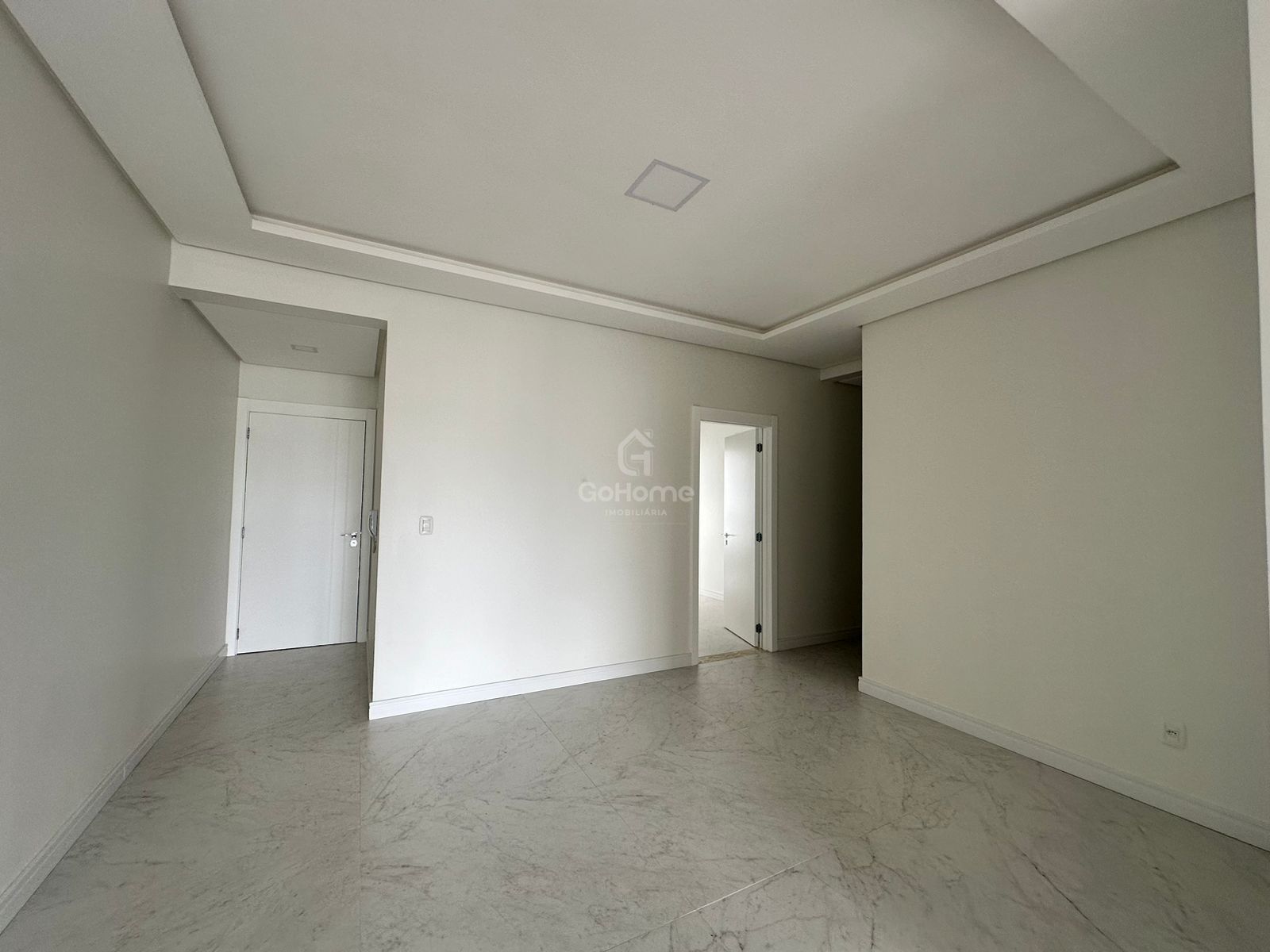 3650 – Apartamento 3 suítes, próximo ao Colégio Marista