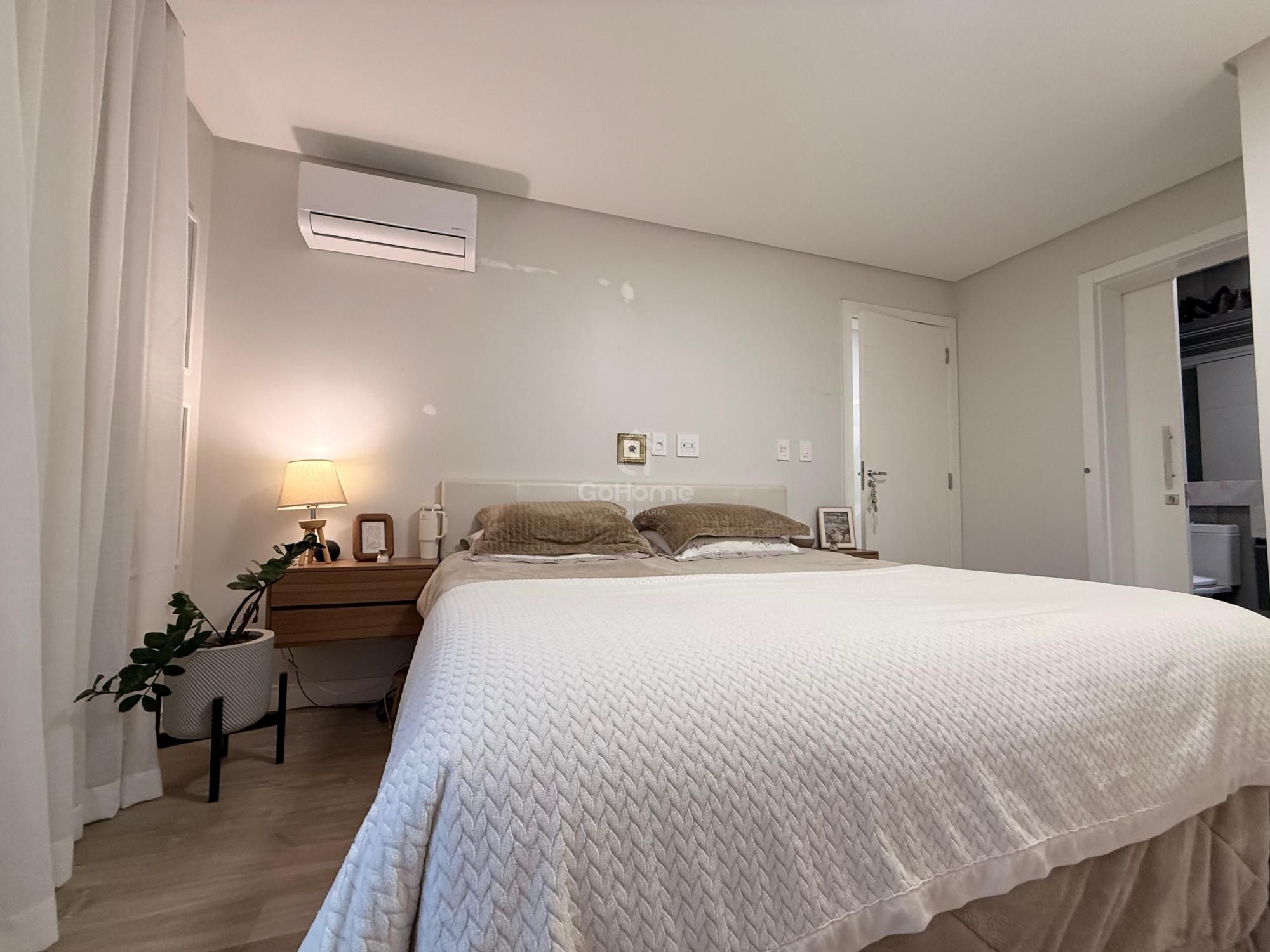 Casa em Condomínio Fechado com 3 suítes