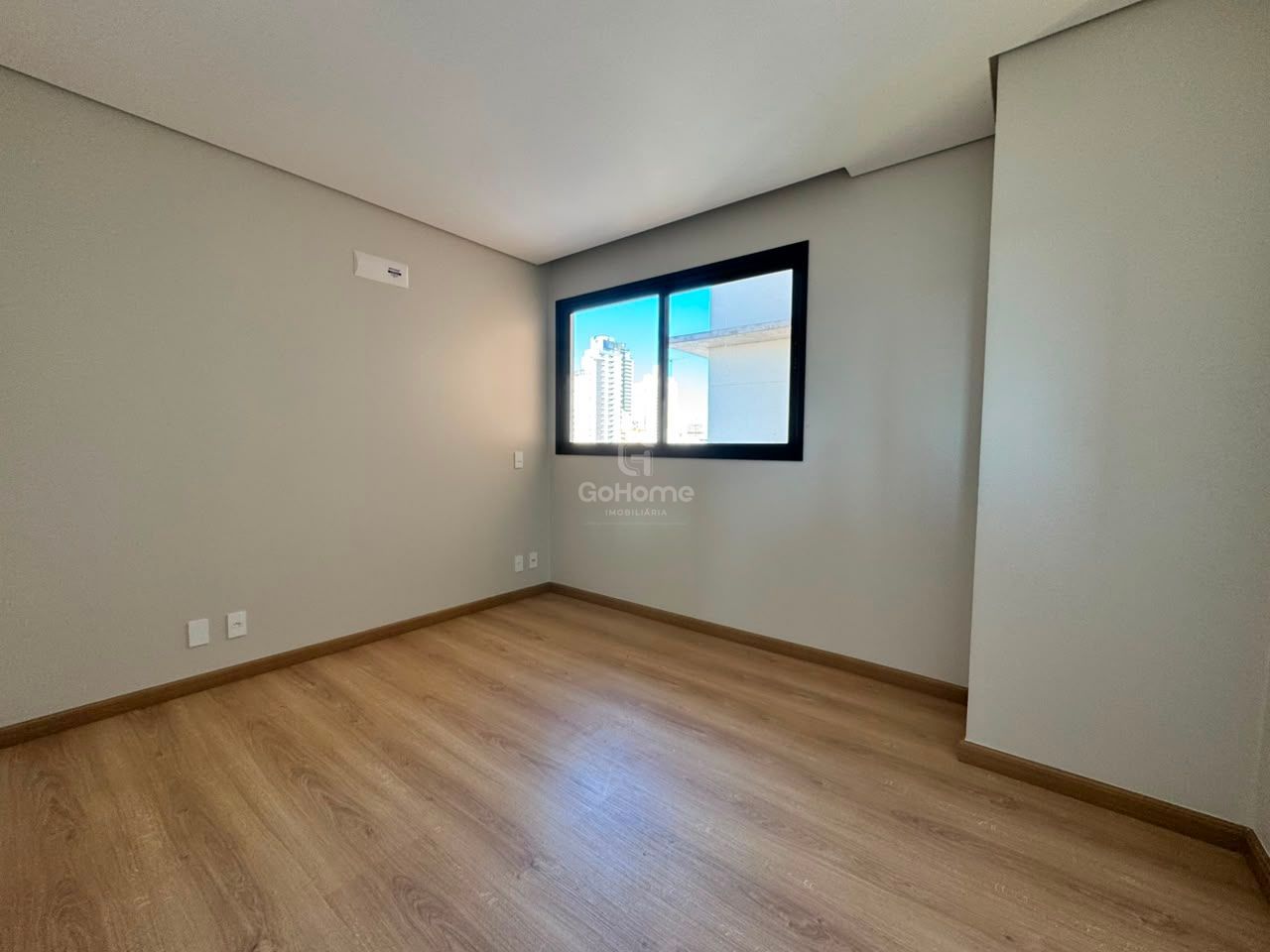 Apartamento Novo à Venda