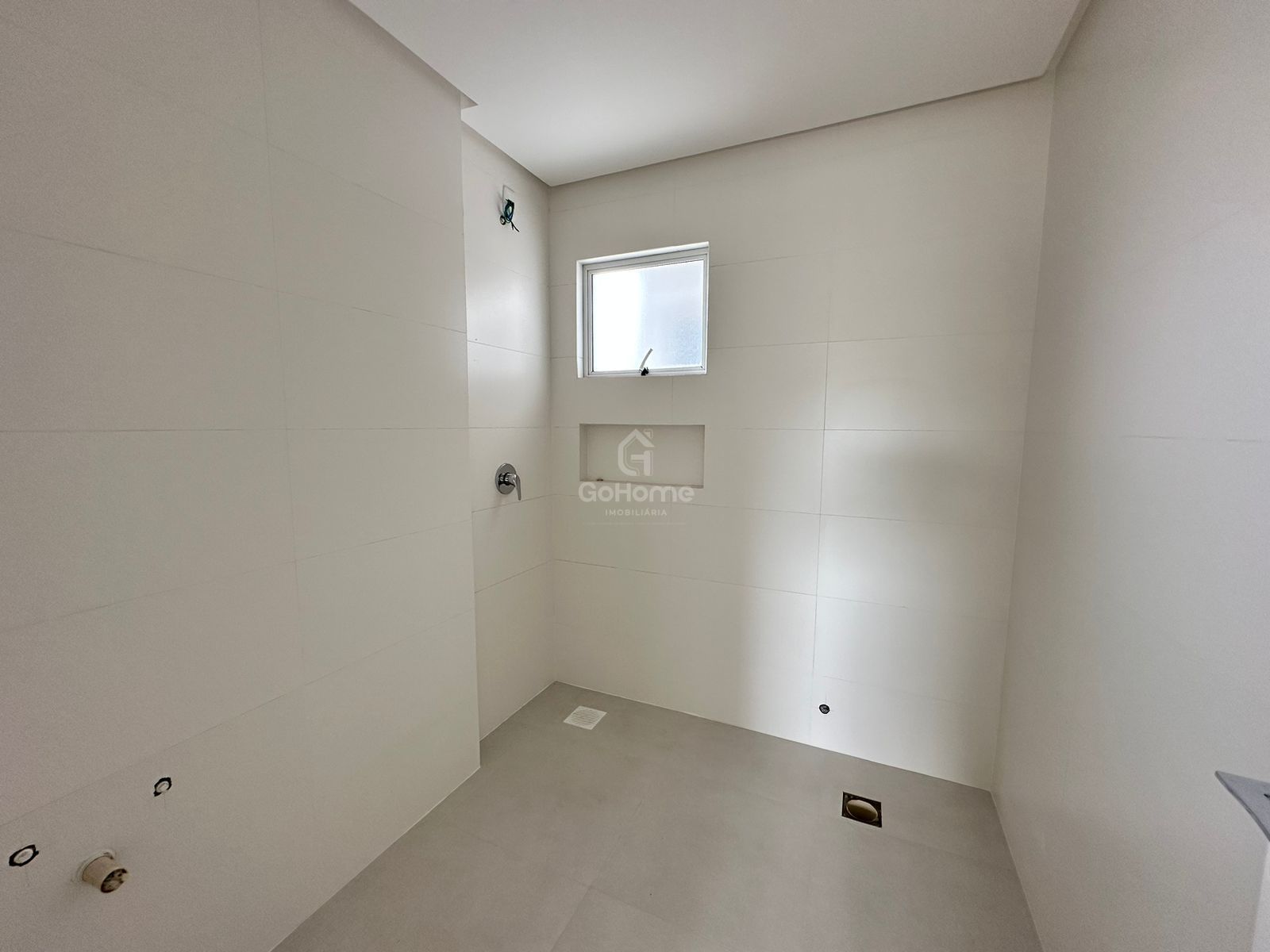 3650 – Apartamento 3 suítes, próximo ao Colégio Marista