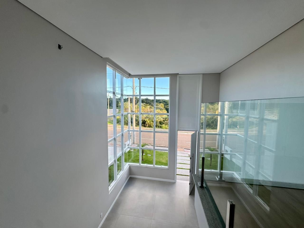 Casa Nova à Venda em Condomínio Fechado