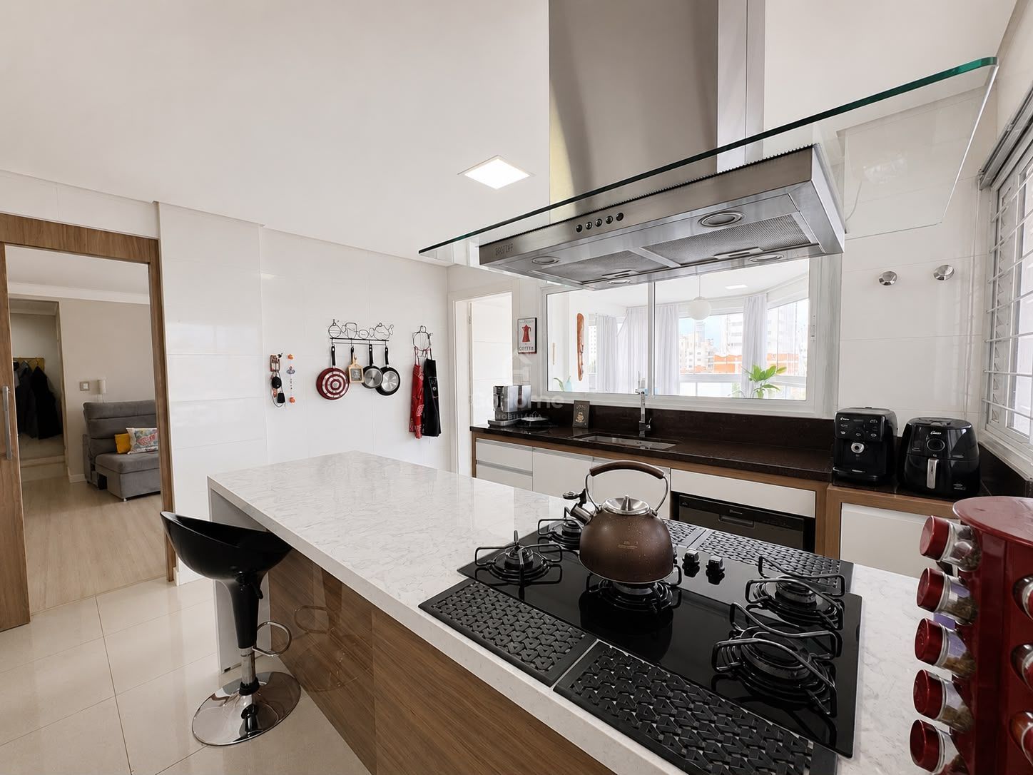 Apartamento com terraço mais Suíte Master e duas Demi-suítes