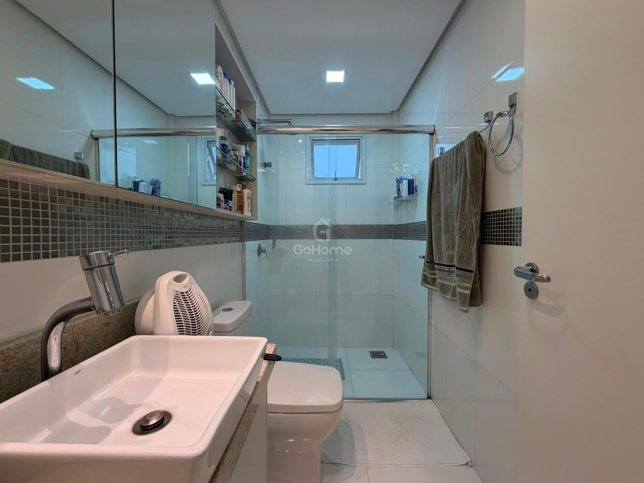 Apartamento Mobiliado e com 3 vagas de garagem