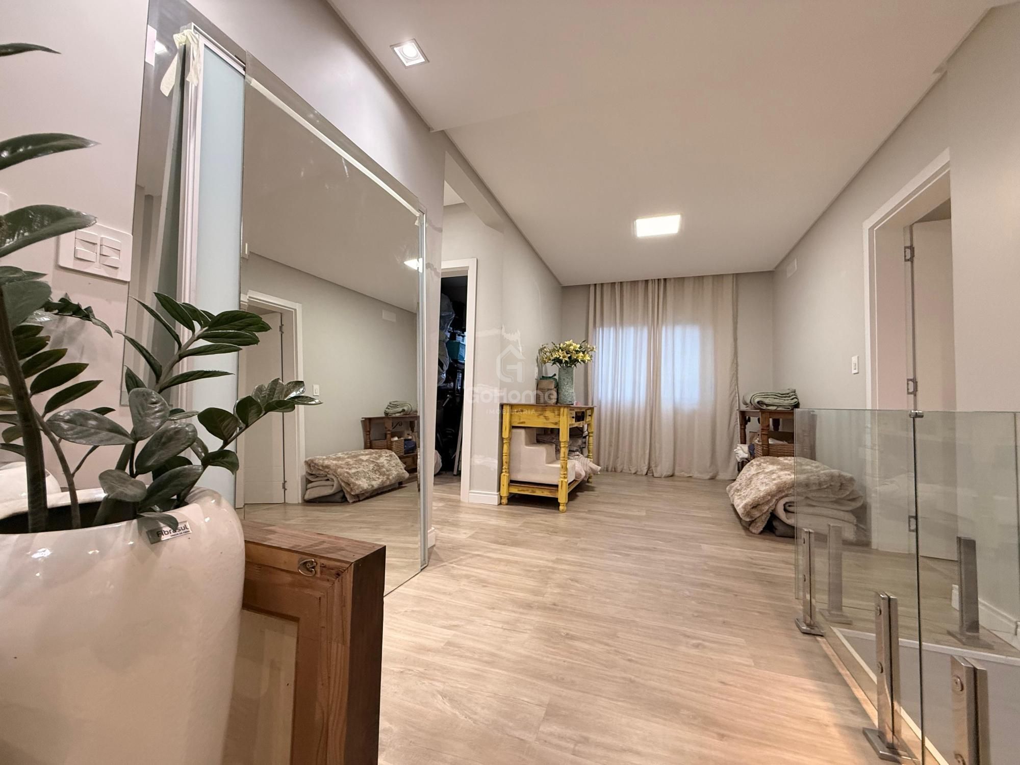 Casa em Condomínio Fechado com 3 suítes