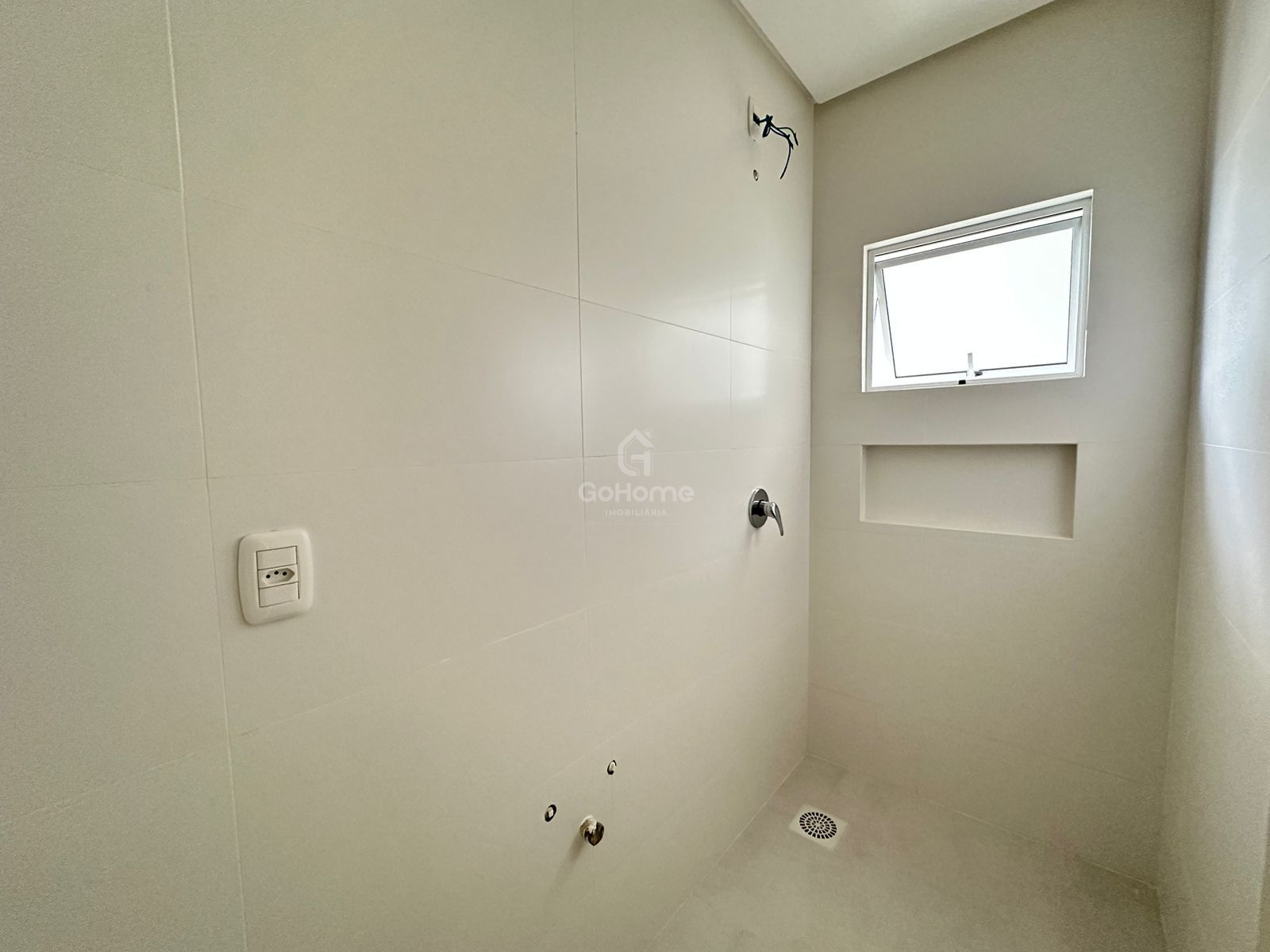 3650 – Apartamento 3 suítes, próximo ao Colégio Marista
