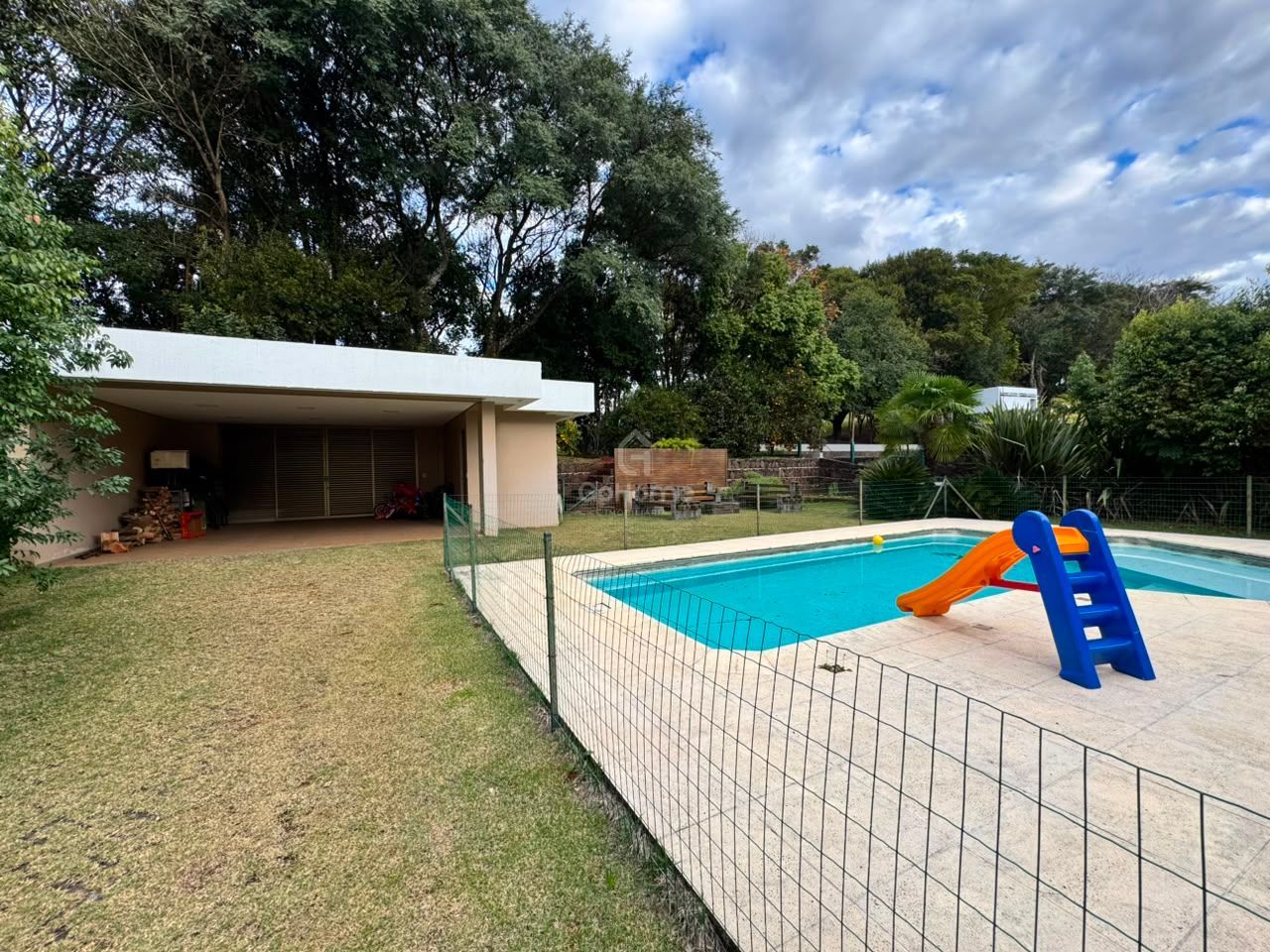 Casa em Condomínio Fechado Mobiliada