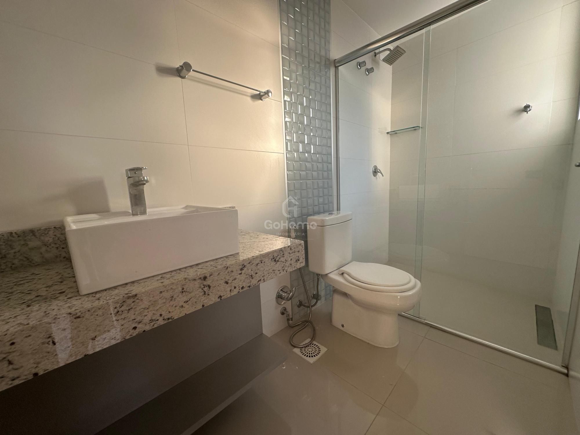 Apartamento Semimobiliado com 3 Suítes
