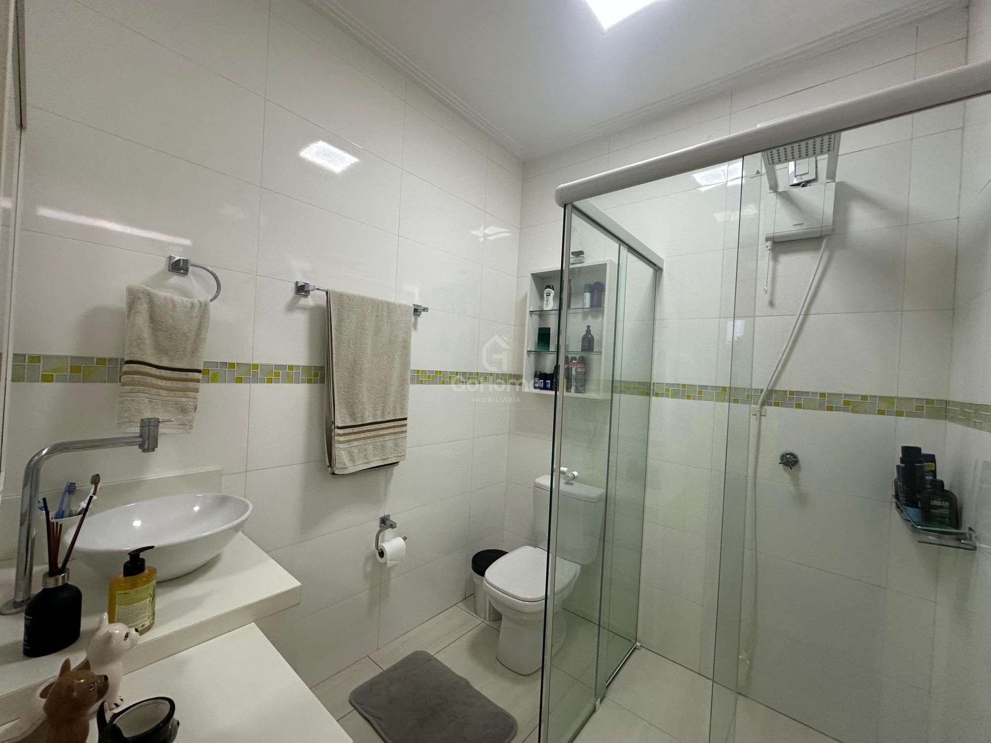 Casa Semimobiliada com Piscina