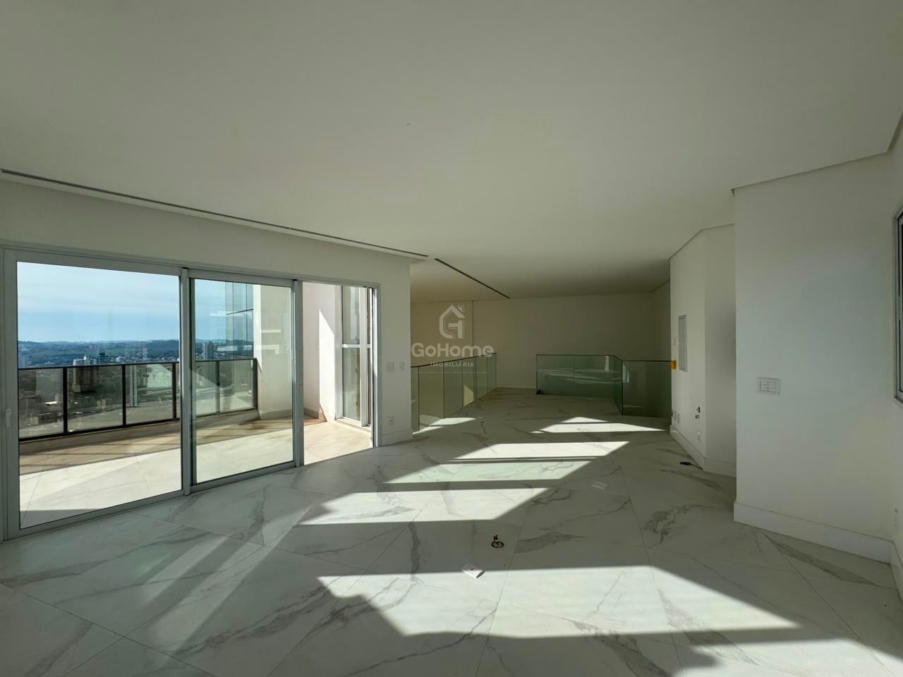 Cobertura Nova à Venda com 3 Suítes e Piscina Privativa